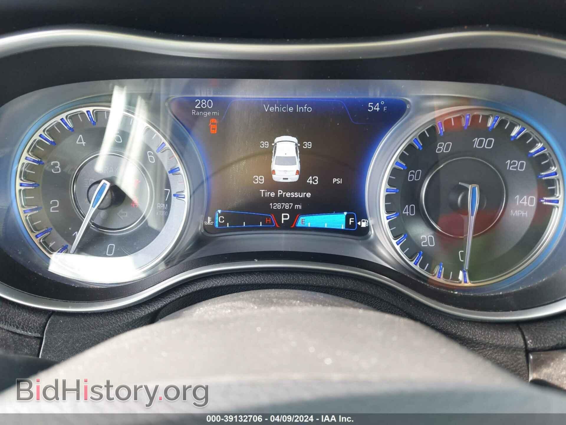 2018 CHRYSLER 300 - VIN: 2C3CCAEG0JH140213 - Фото 7