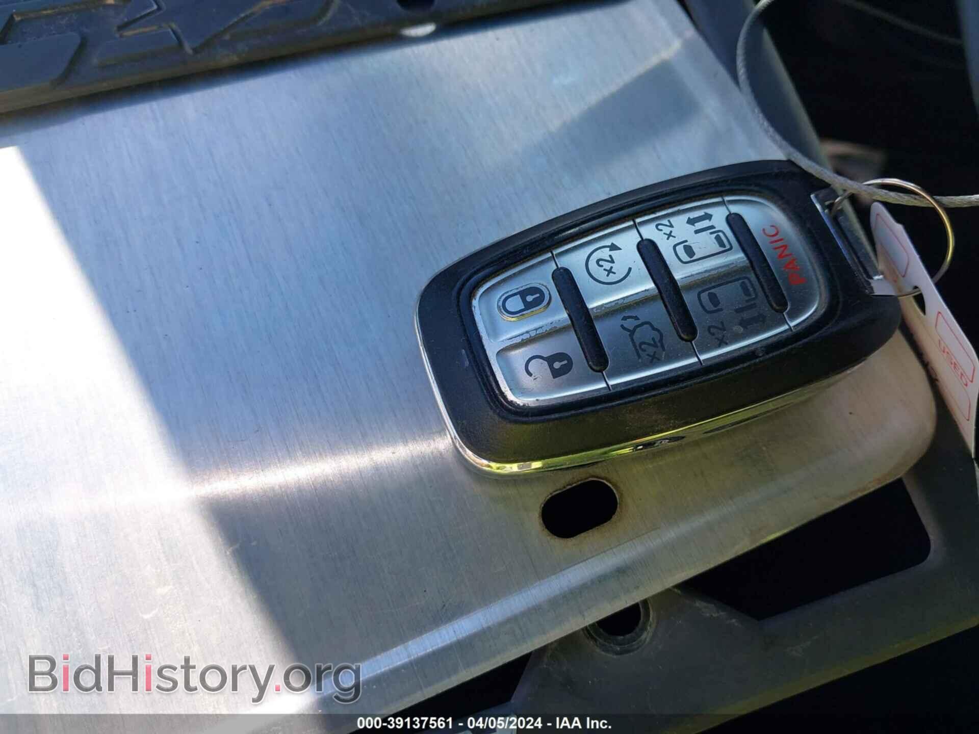 2019 CHRYSLER PACIFICA - VIN: 2C4RC1FG0KR522838 - Фото 11