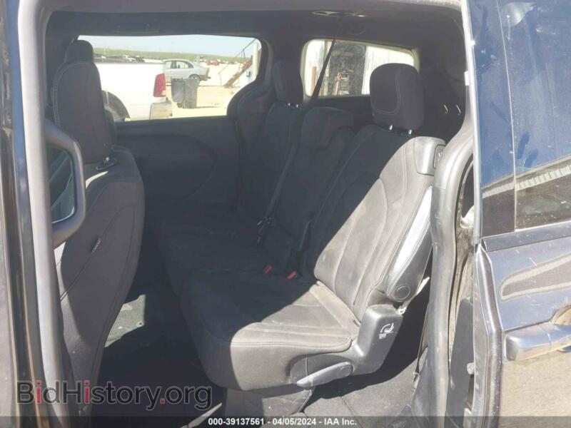 2019 Chrysler PACIFICA (VIN 2C4RC1FG0KR522838) — photo 8 of 17