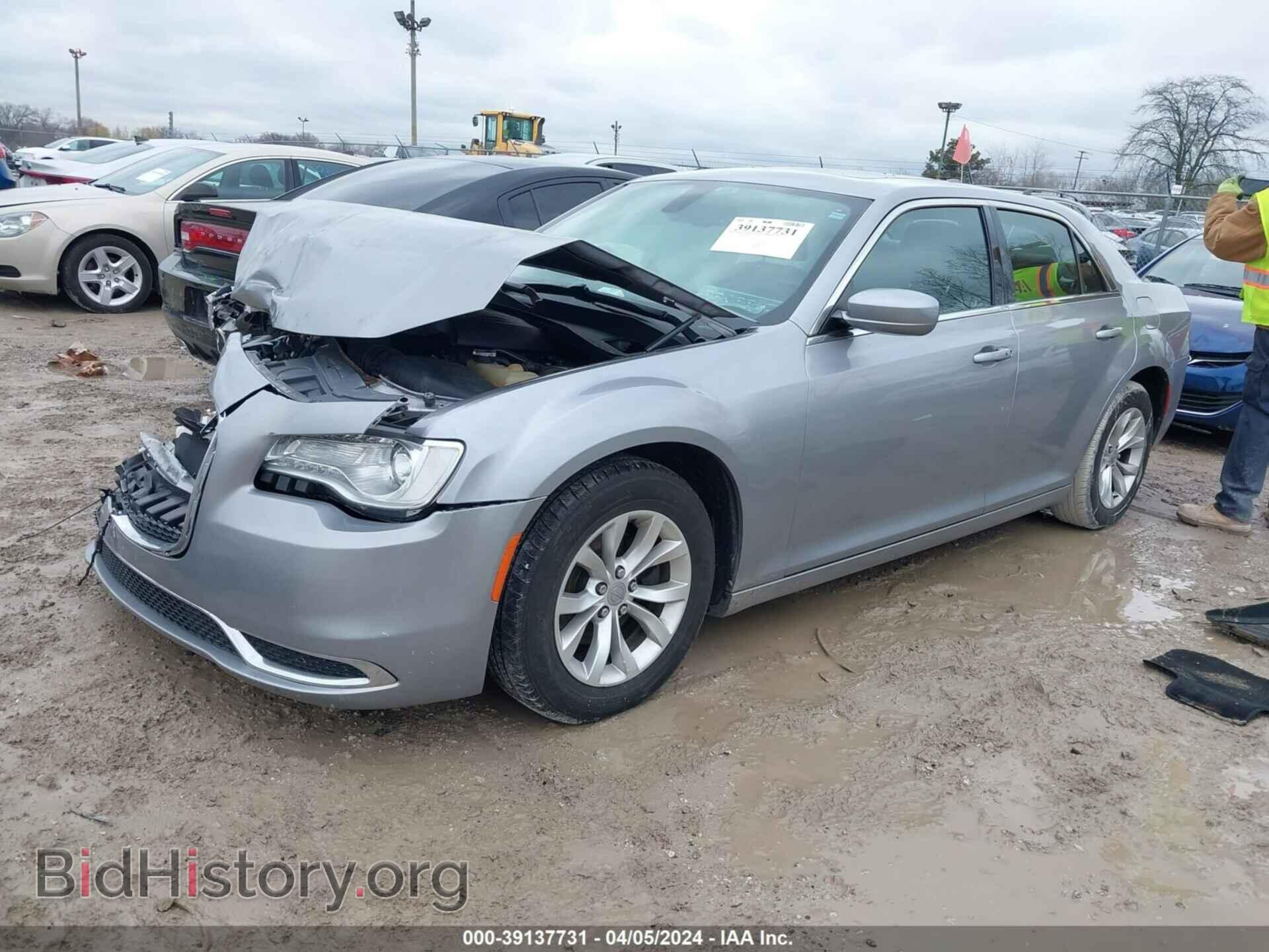 2015 CHRYSLER 300 - VIN: 2C3CCAAG7FH931111 - Фото 2