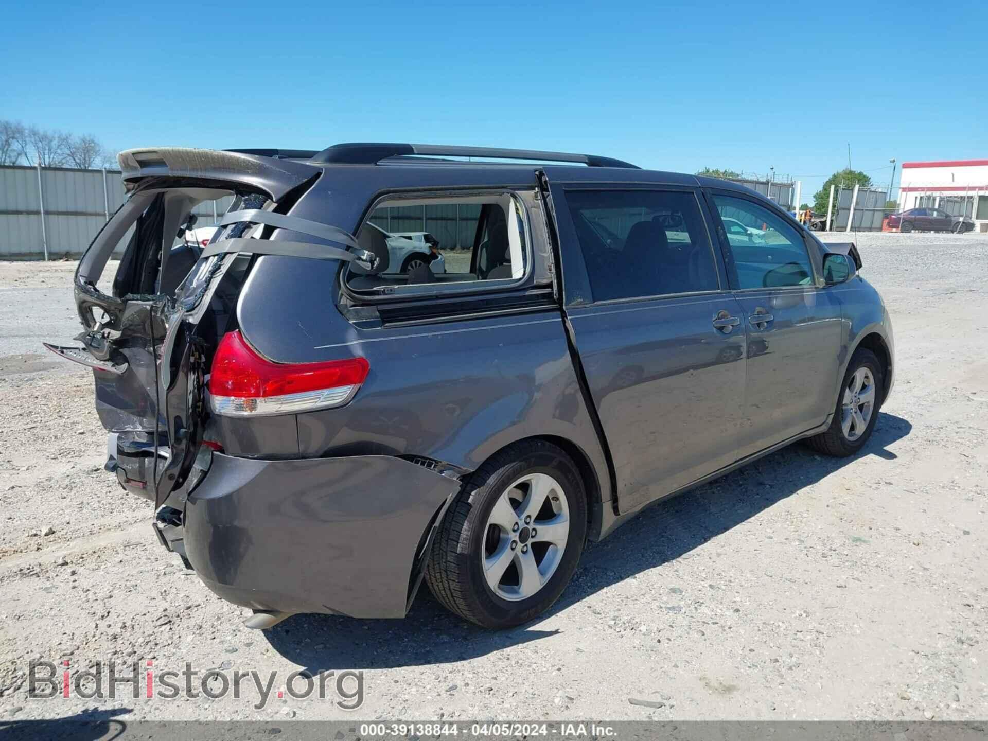 2011 TOYOTA SIENNA - VIN: 5TDKK3DC4BS066382 - Фото 4