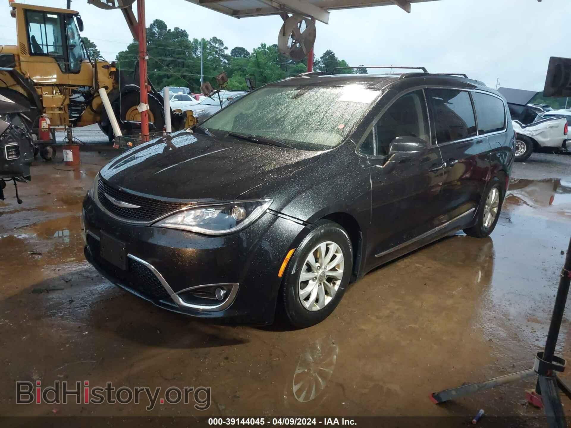 2017 CHRYSLER PACIFICA - VIN: 2C4RC1BG7HR569864 - Photo 2