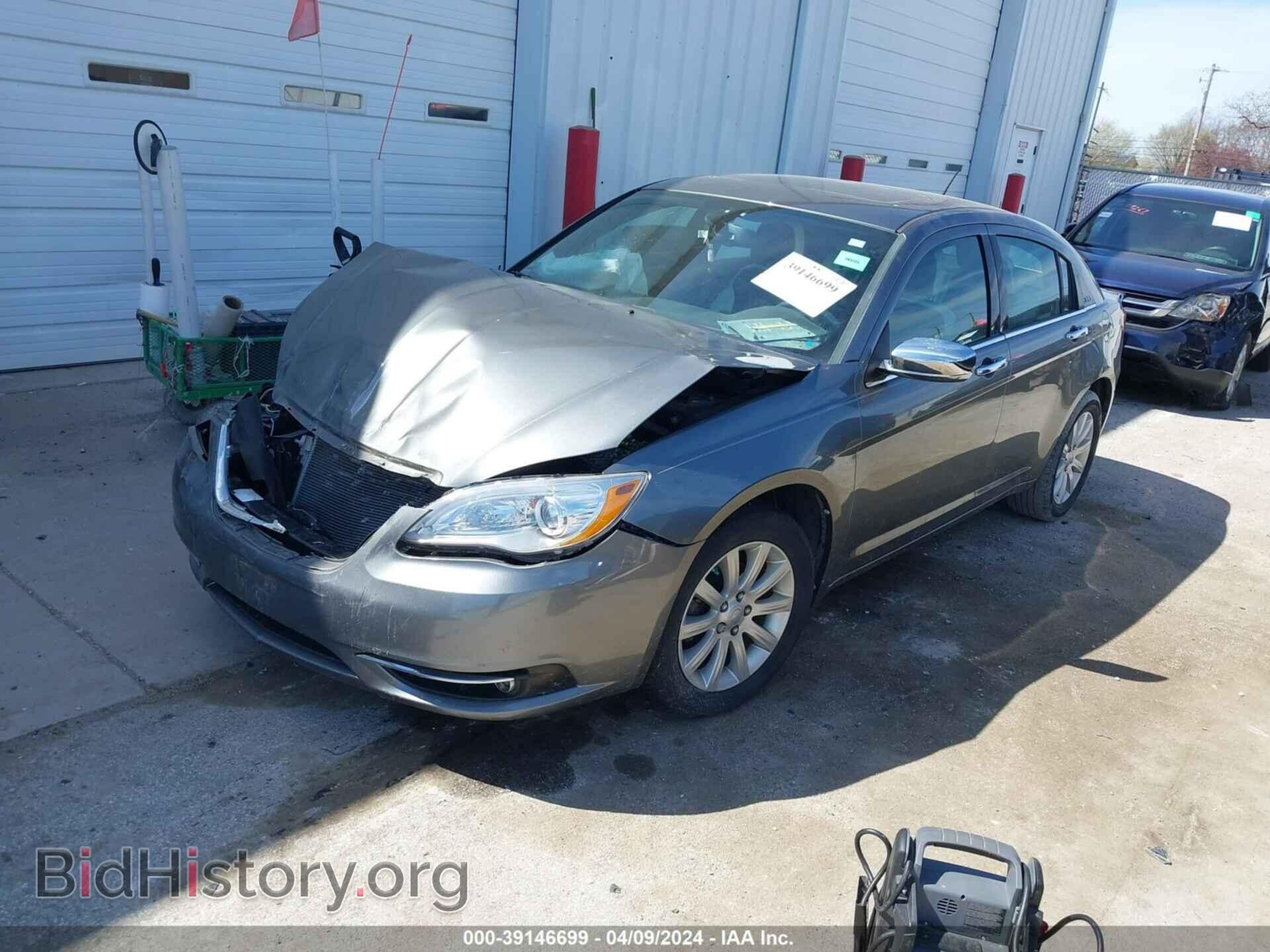 2013 CHRYSLER 200 - VIN: 1C3CCBCG3DN744777 - Фото 2