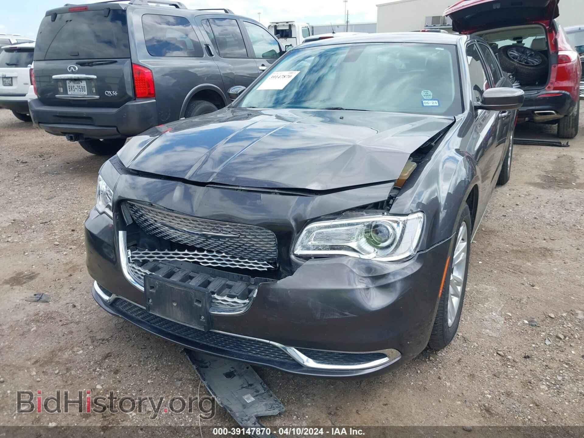 2017 CHRYSLER 300 - VIN: 2C3CCAAG0HH612636 - Фото 6