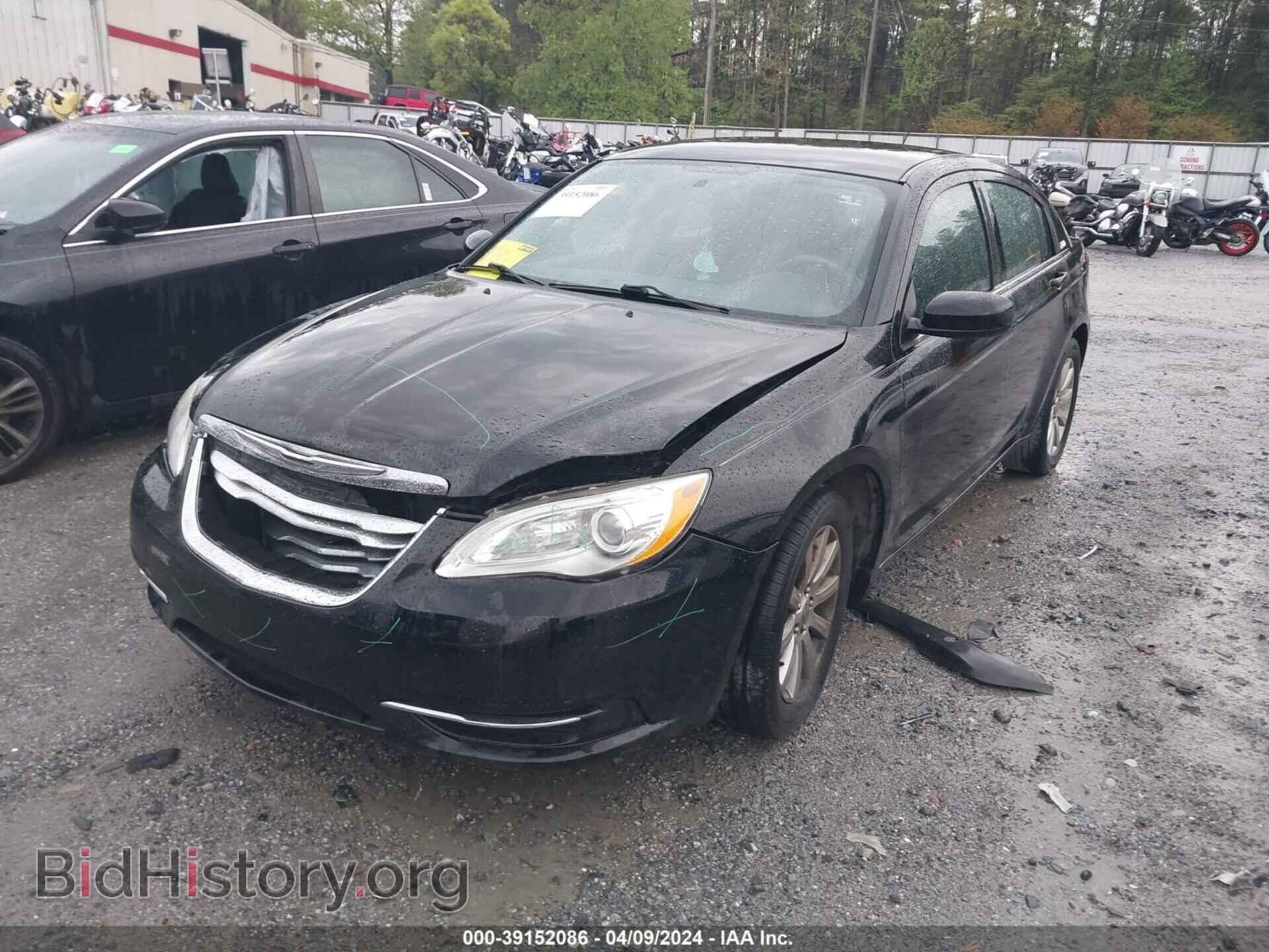 2013 CHRYSLER 200 - VIN: 1C3CCBBB8DN505604 - Фото 2