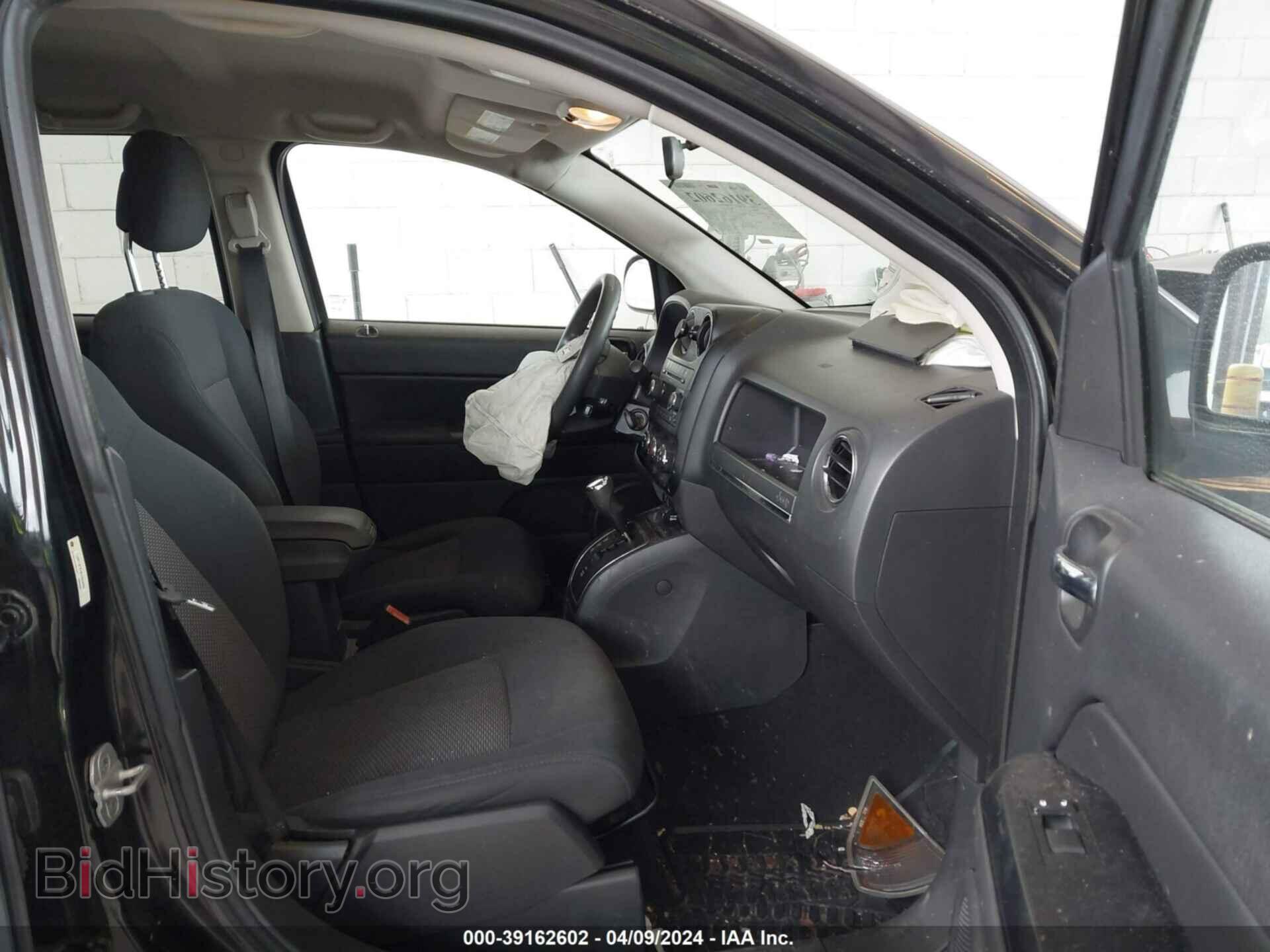 2010 JEEP COMPASS - VIN: 1J4NT4FB2AD604666 - Фото 5