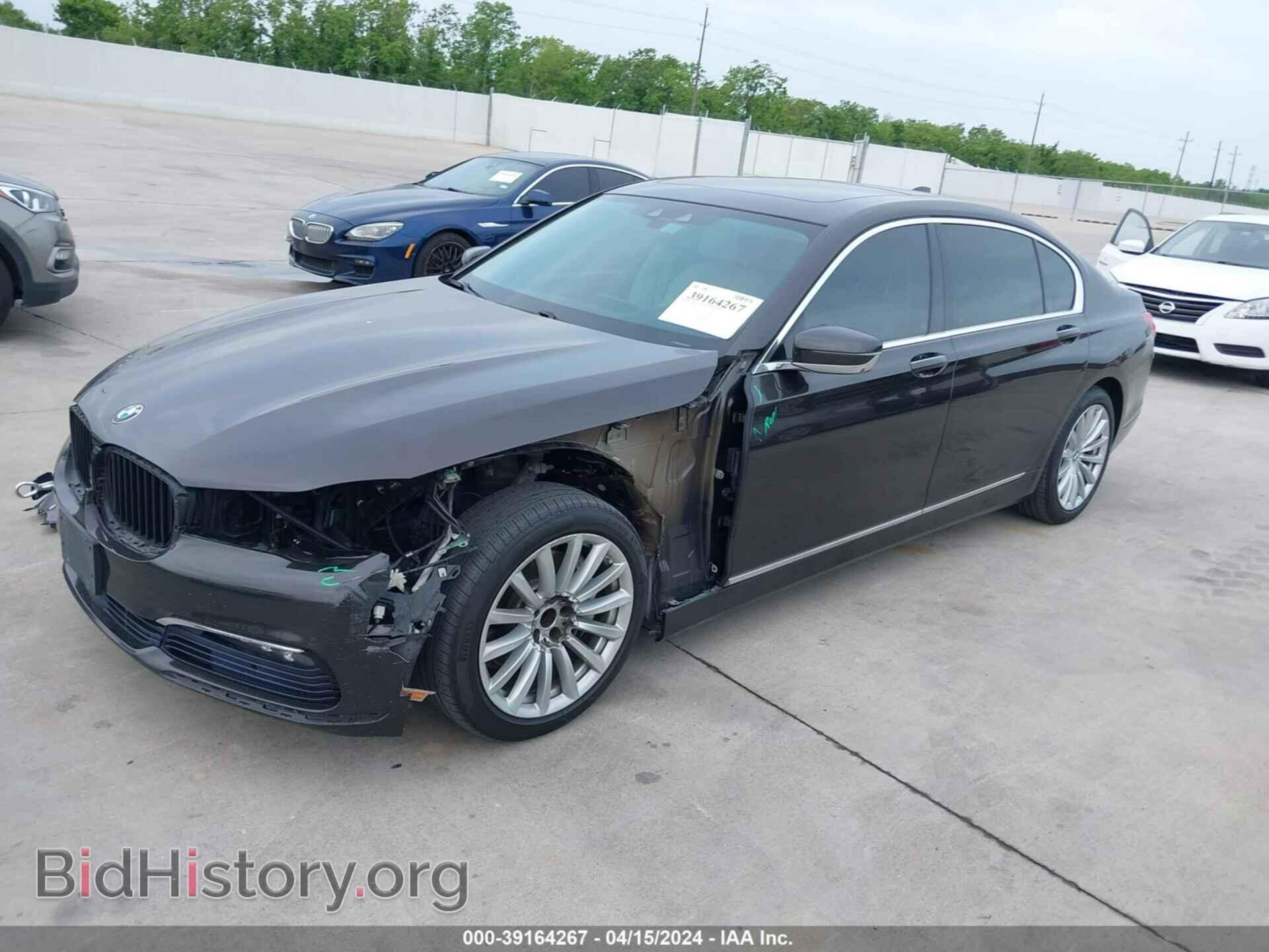 2017 BMW 740I - VIN: WBA7E2C55HG739772 - Фото 2