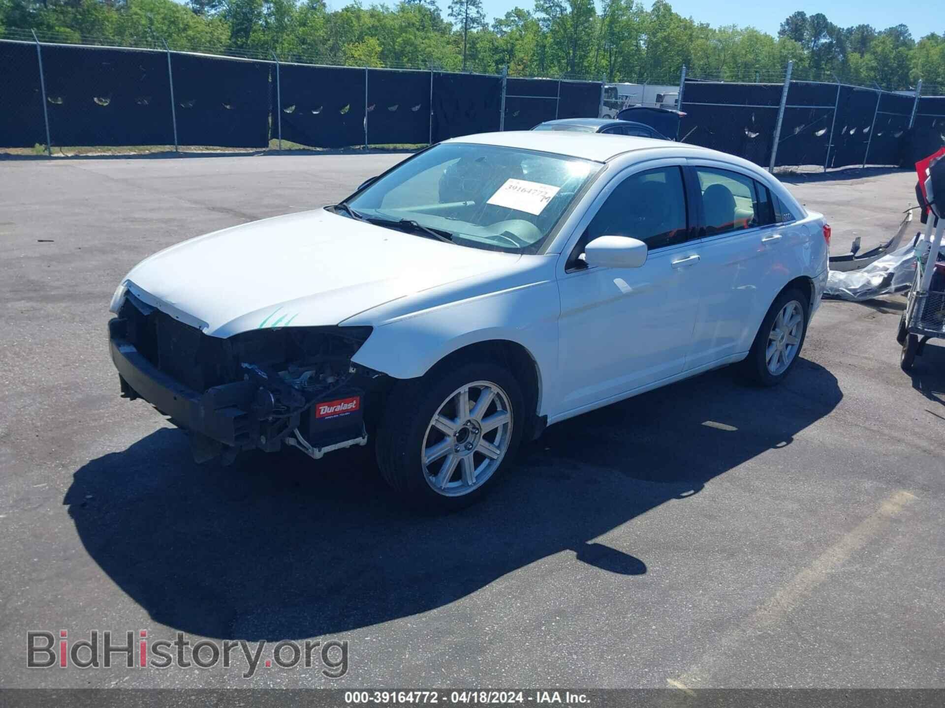 2013 CHRYSLER 200 - VIN: 1C3CCBAB9DN698248 - Photo 2