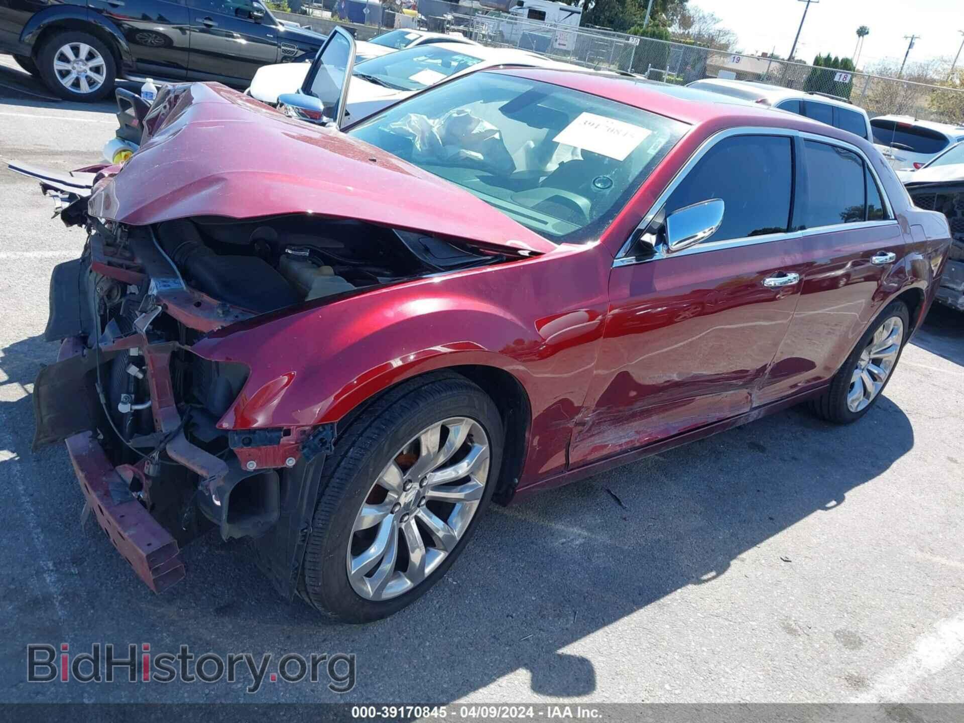 2019 CHRYSLER 300 - VIN: 2C3CCAEG4KH568612 - Фото 2