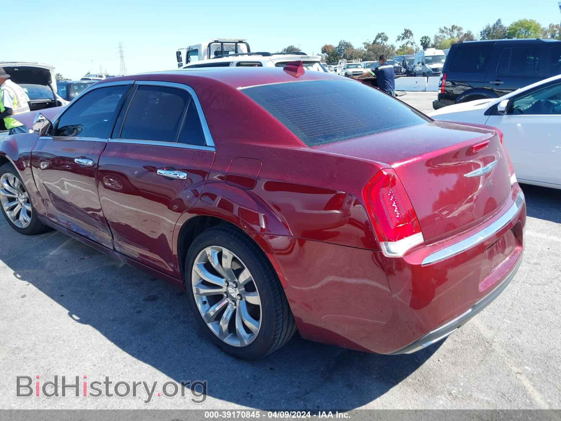 2019 CHRYSLER 300 - VIN: 2C3CCAEG4KH568612 - Фото 3