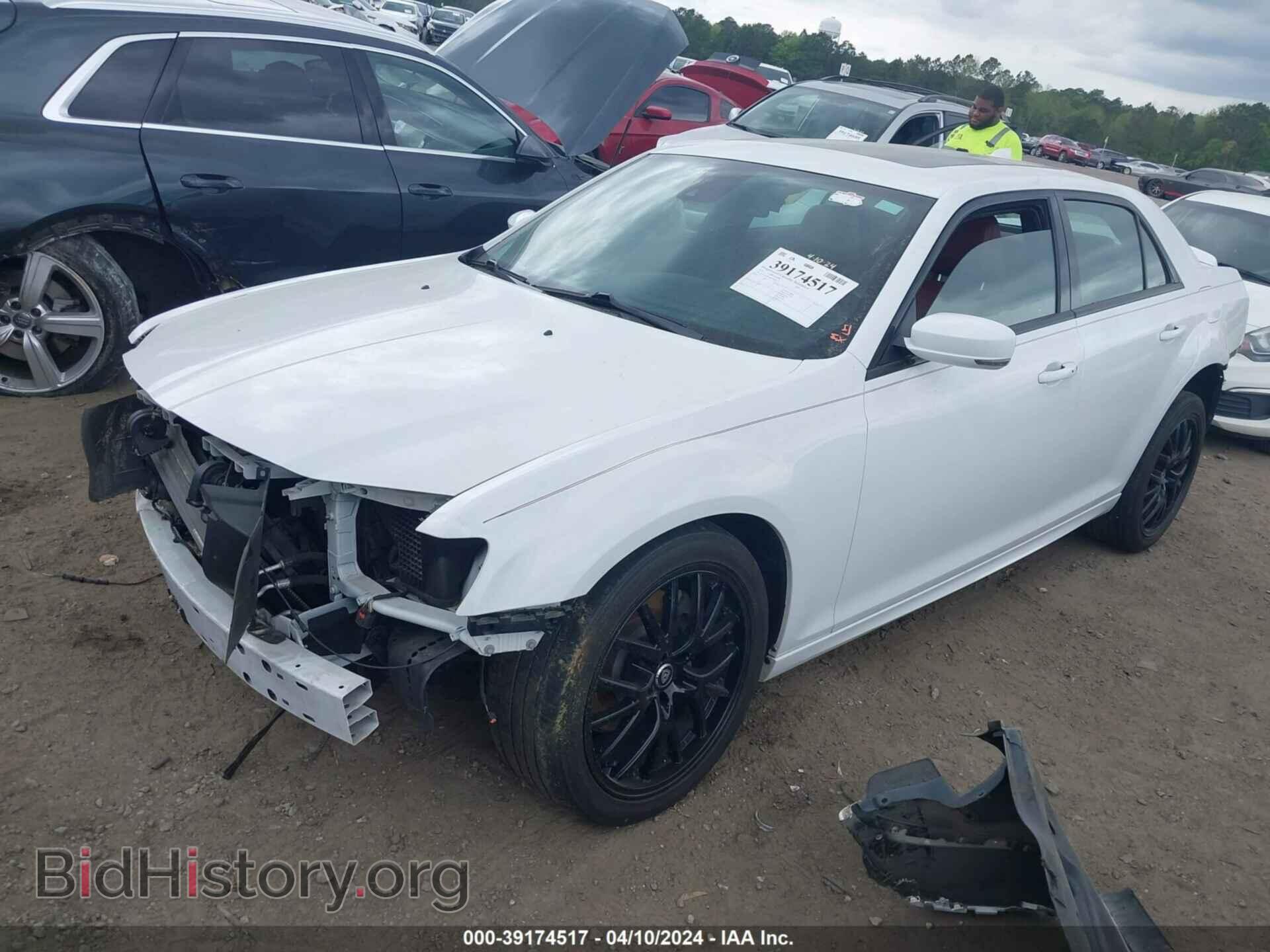 2021 CHRYSLER 300 - VIN: 2C3CCABT8MH550991 - Фото 2