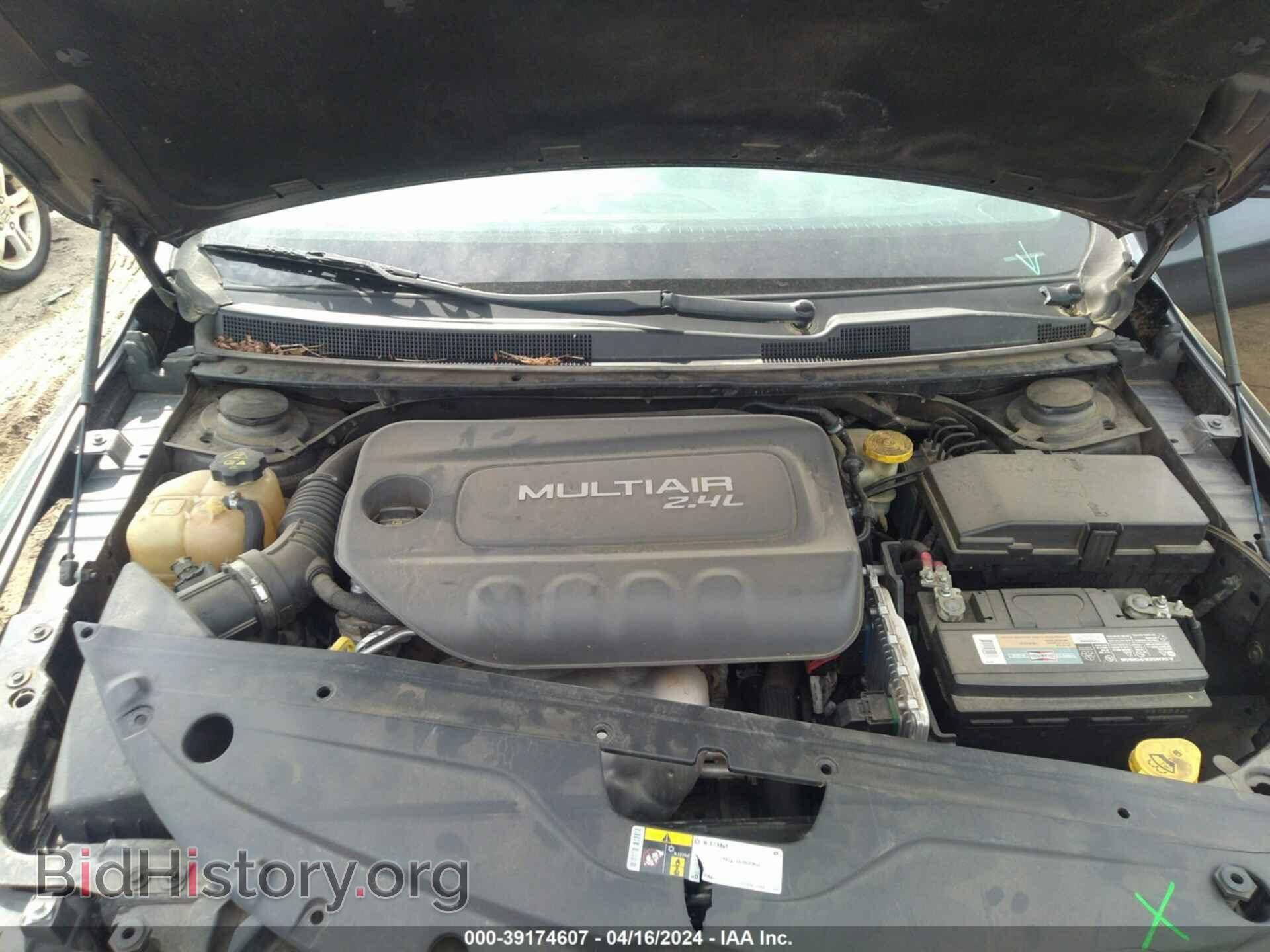 2015 CHRYSLER 200 - VIN: 1C3CCCAB8FN694832 - Фото 10