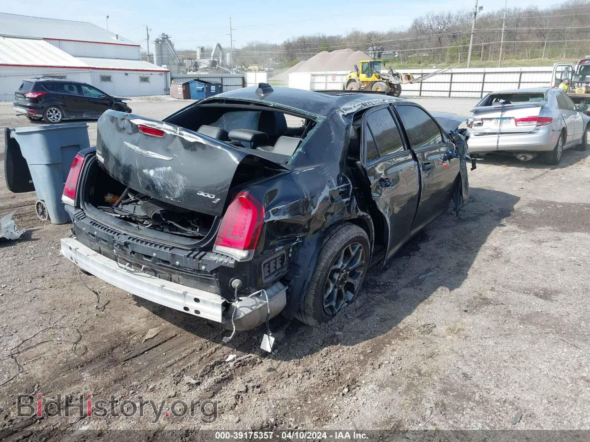 2017 CHRYSLER 300 - VIN: 2C3CCAGG1HH553359 - Photo 4