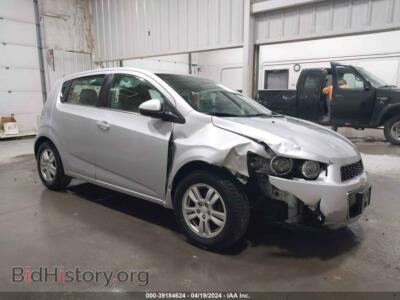 2013 Chevrolet SONIC LT Auto, серебристый — VIN 1G1JC6SH9D4199025, IAAI