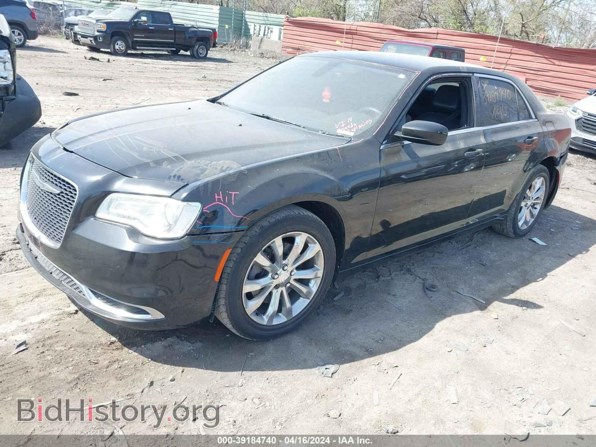 2015 CHRYSLER 300 - VIN: 2C3CCARG1FH892147 - Photo 2