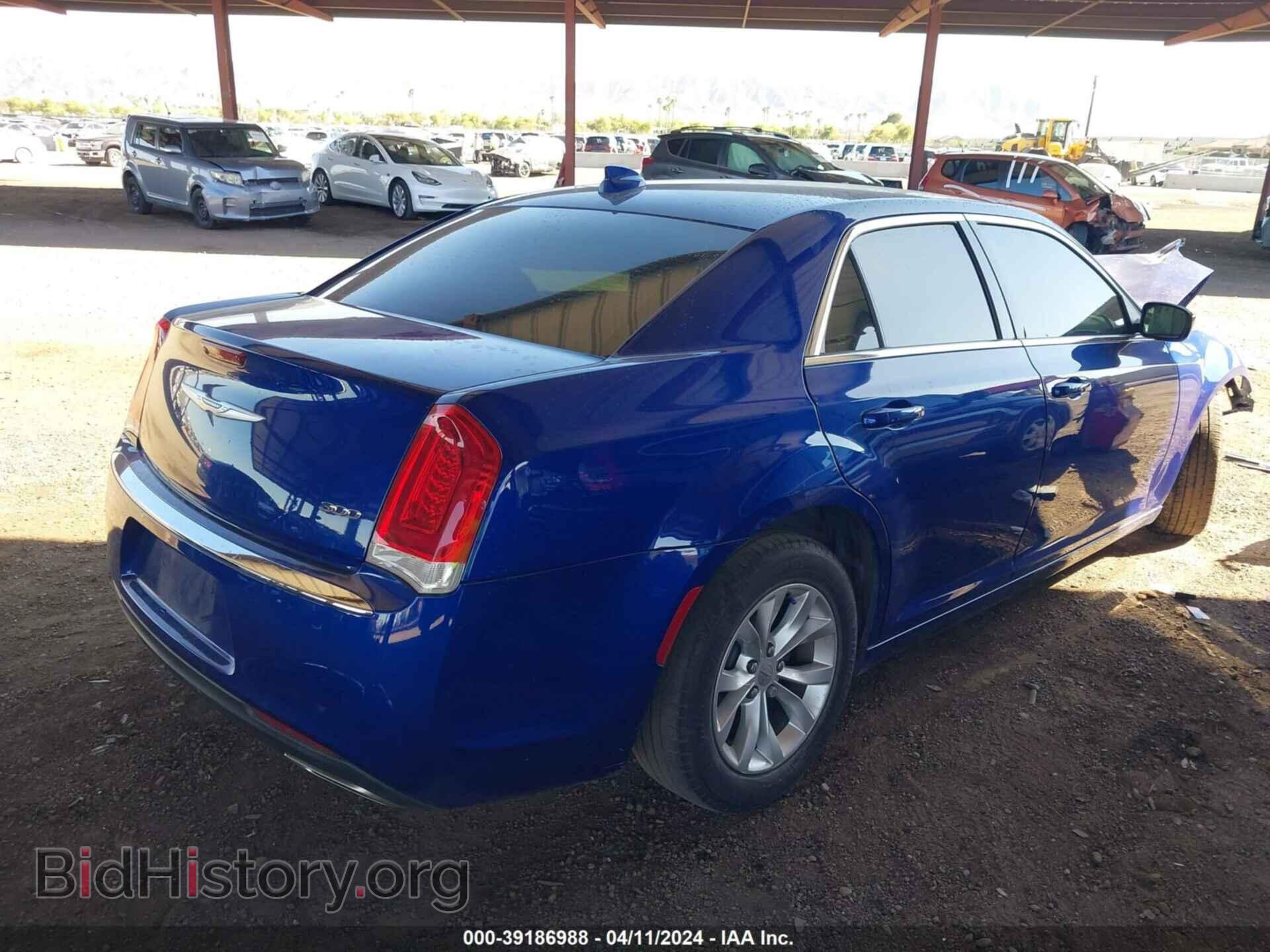 2019 CHRYSLER 300 - VIN: 2C3CCAAG0KH722433 - Фото 4