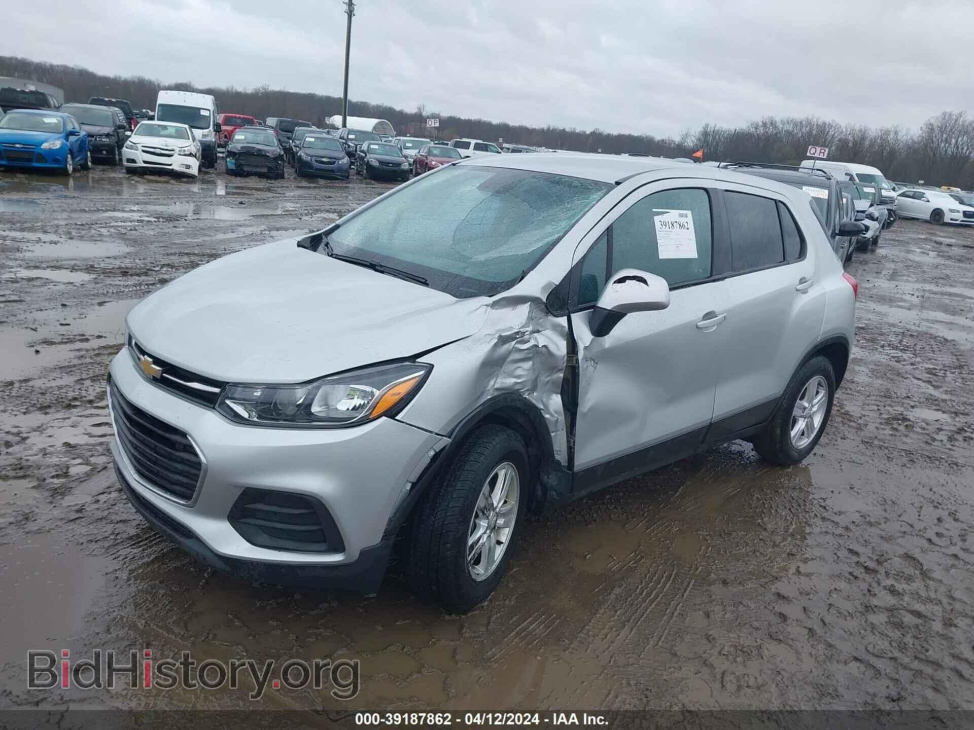 2019 CHEVROLET TRAX - VIN: 3GNCJKSB9KL371658 - Фото 2