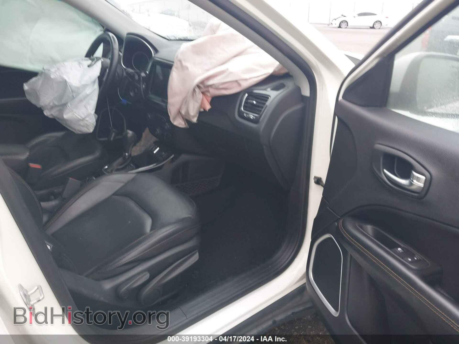 2019 JEEP COMPASS - VIN: 3C4NJCCB3KT676238 - Фото 5