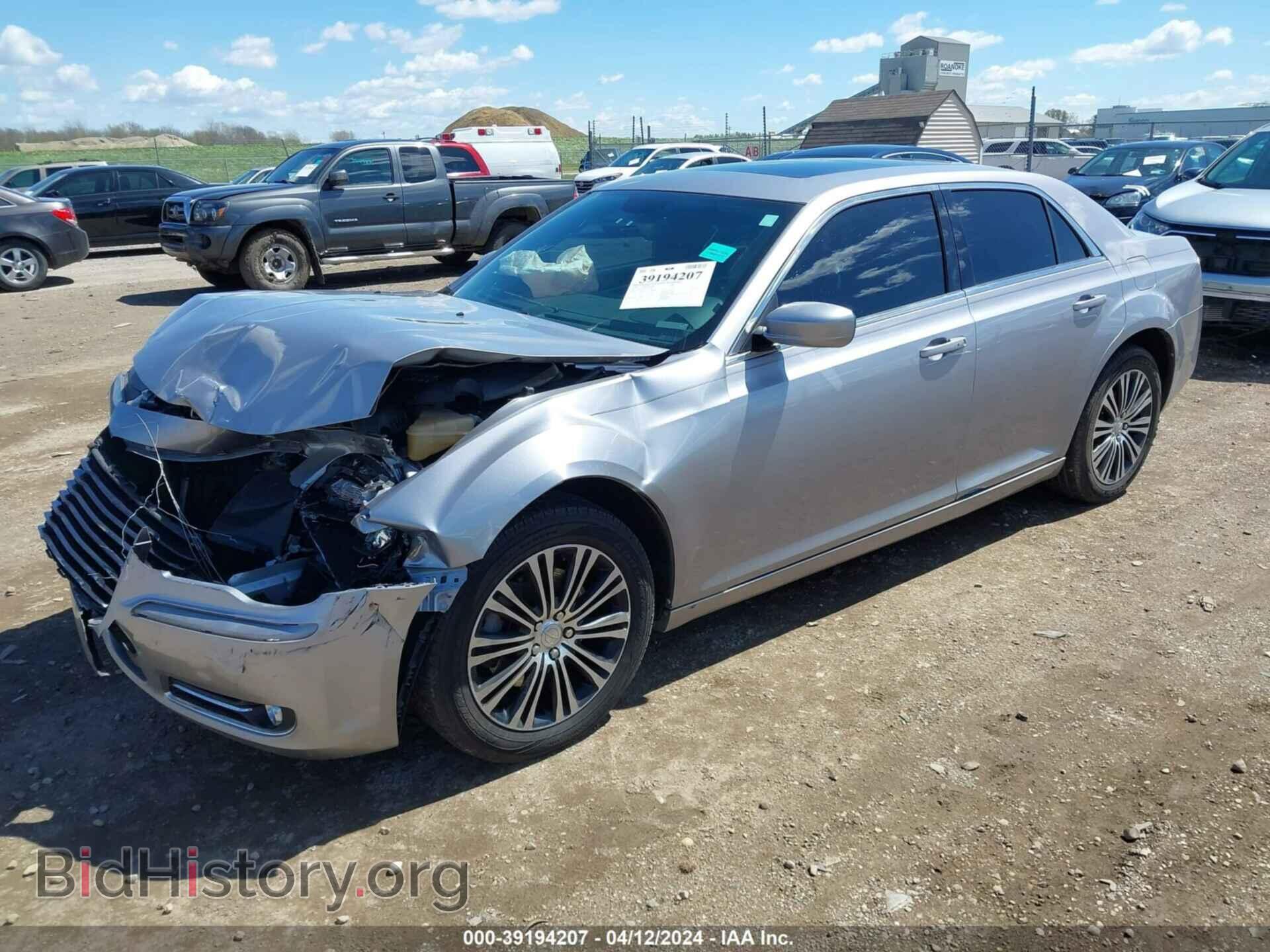 2014 CHRYSLER 300 - VIN: 2C3CCAGG0EH157872 - Фото 2