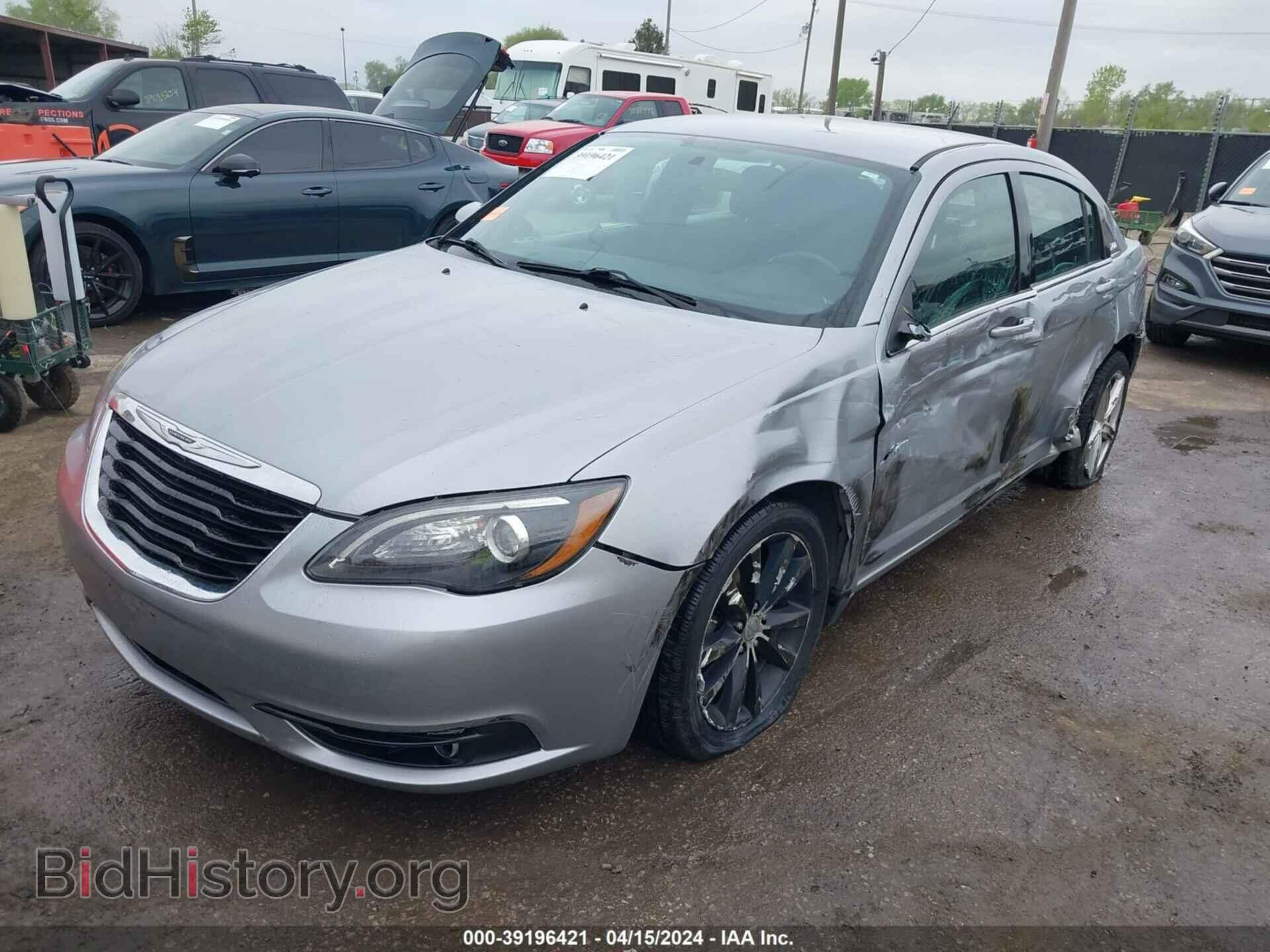 2014 CHRYSLER 200 - VIN: 1C3CCBBG5EN132034 - Фото 2