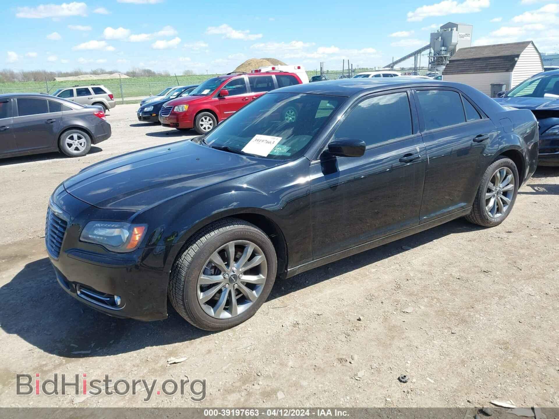 2014 CHRYSLER 300 - VIN: 2C3CCAGG7EH374397 - Фото 2