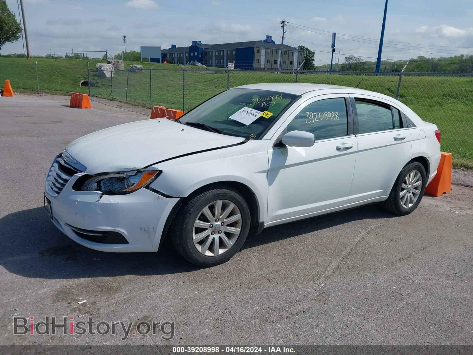 2013 CHRYSLER 200 - VIN: 1C3CCBBB6DN577241 - Photo 2
