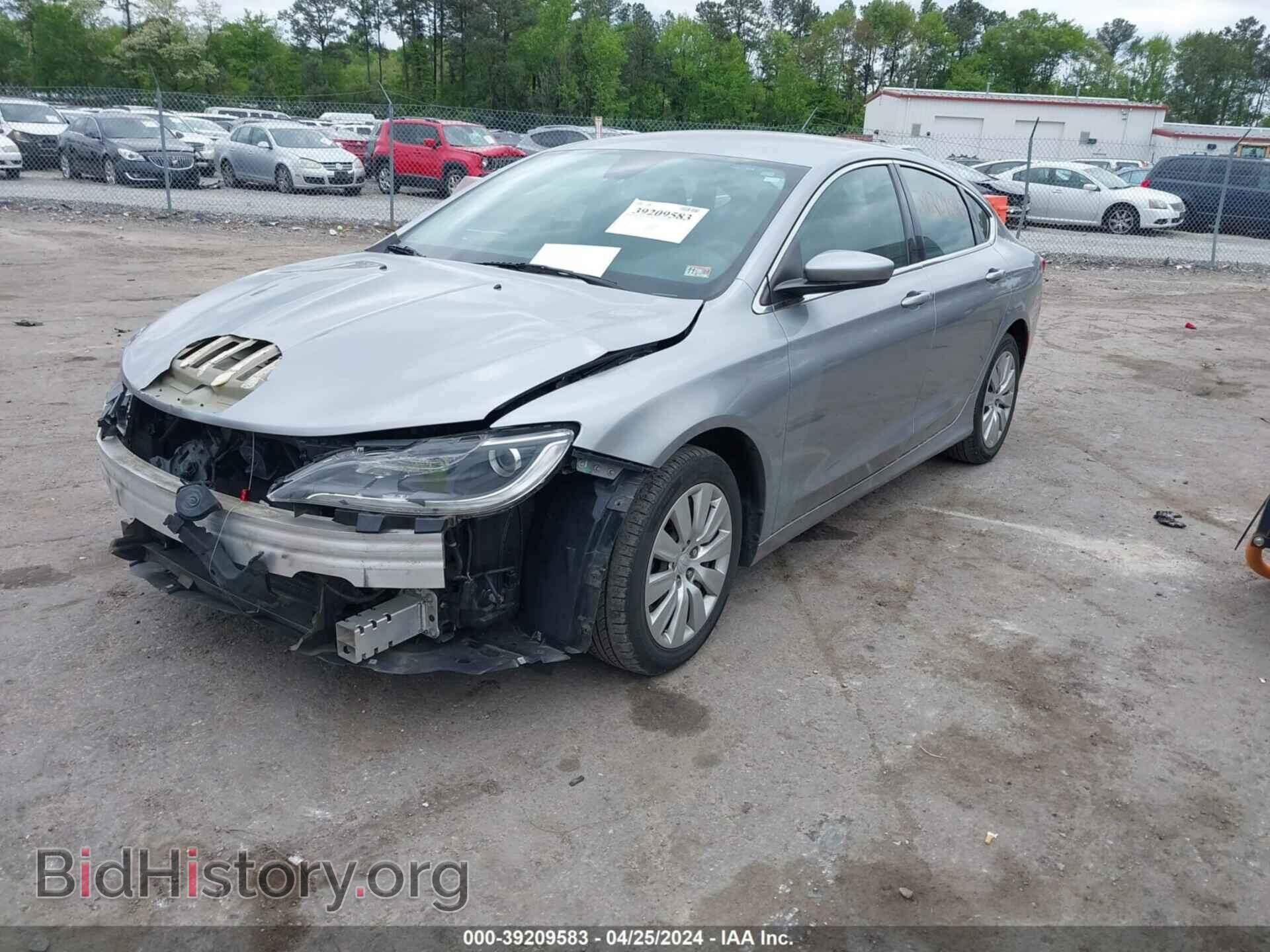 2017 CHRYSLER 200 - VIN: 1C3CCCFB2HN512490 - Фото 2