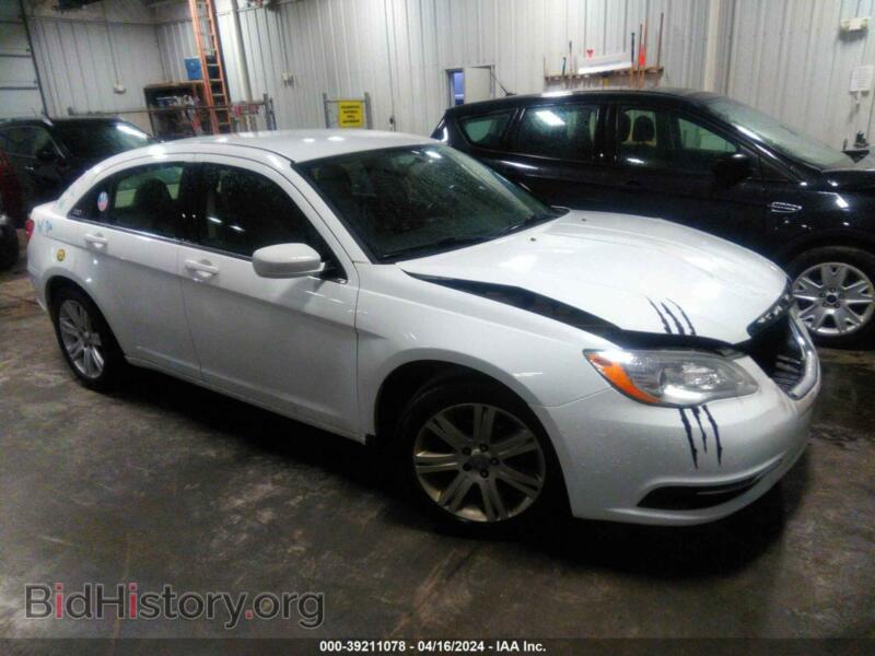 2011 Chrysler 200 Touring (VIN 1C3BC1FB2BN611933) — photo 1 of 11, IAAI, damage: front end