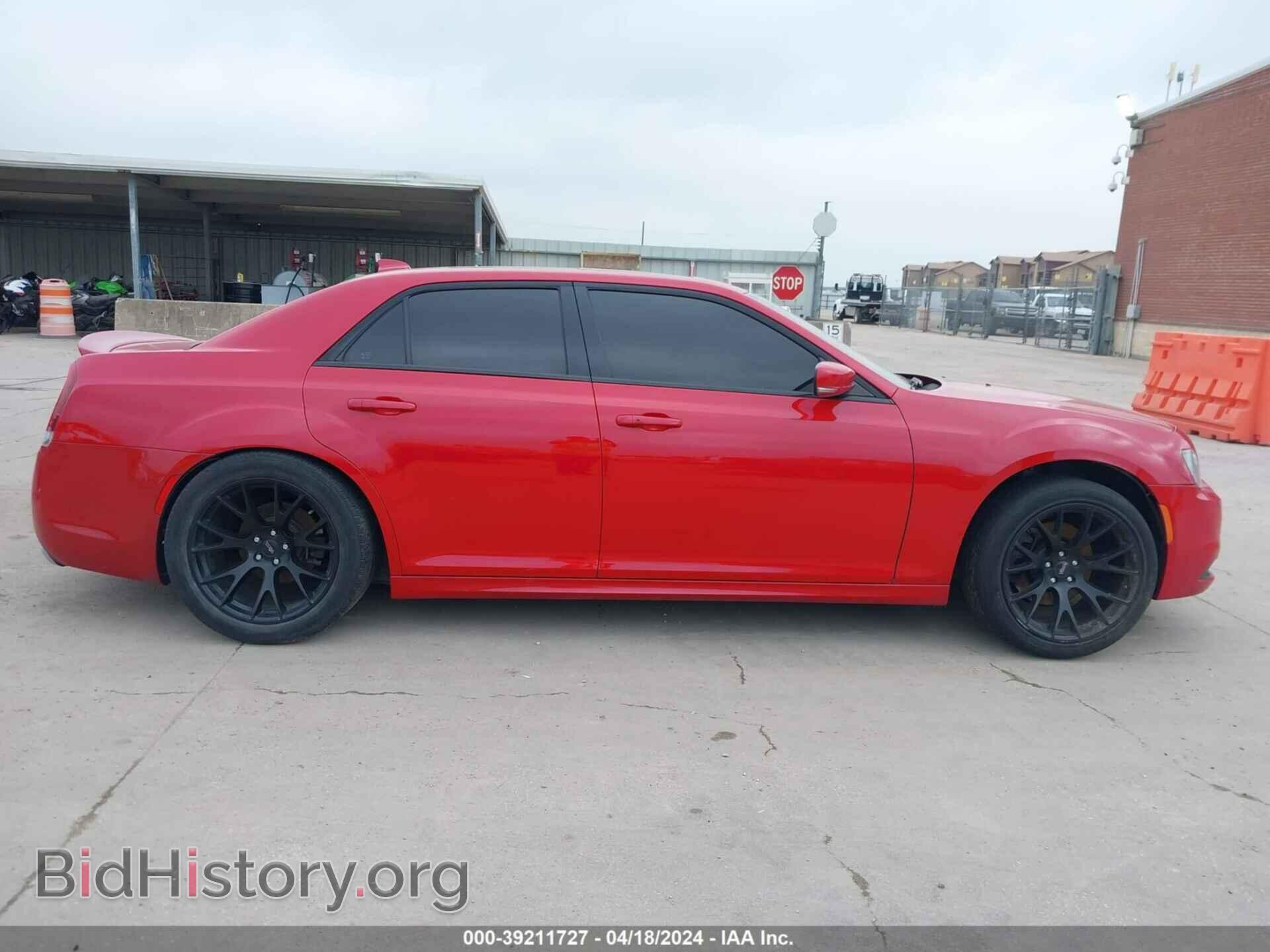 2016 CHRYSLER 300 - VIN: 2C3CCABT9GH278102 - Фото 13