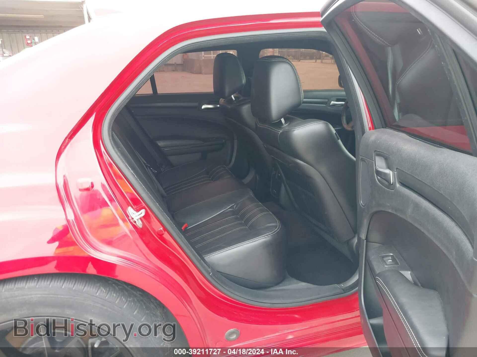 2016 CHRYSLER 300 - VIN: 2C3CCABT9GH278102 - Фото 8