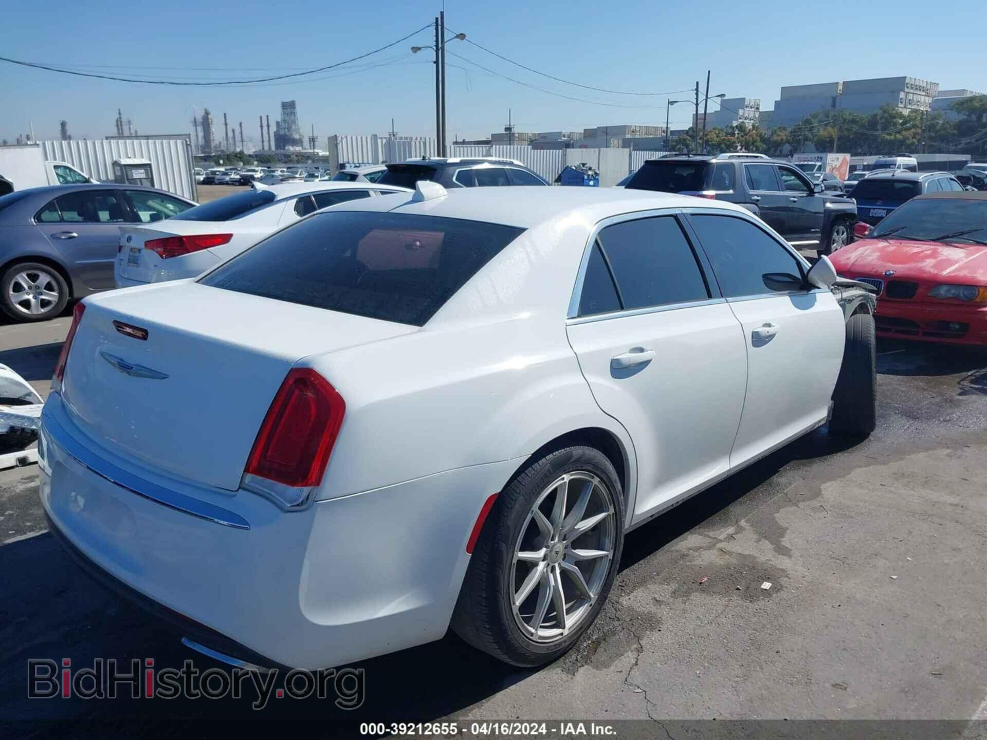 2015 CHRYSLER 300 - VIN: 2C3CCAAG5FH872088 - Фото 4