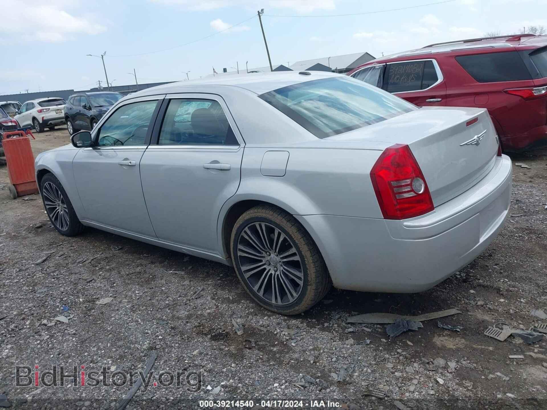 2010 CHRYSLER 300 - VIN: 2C3CA2CV2AH262374 - Фото 3