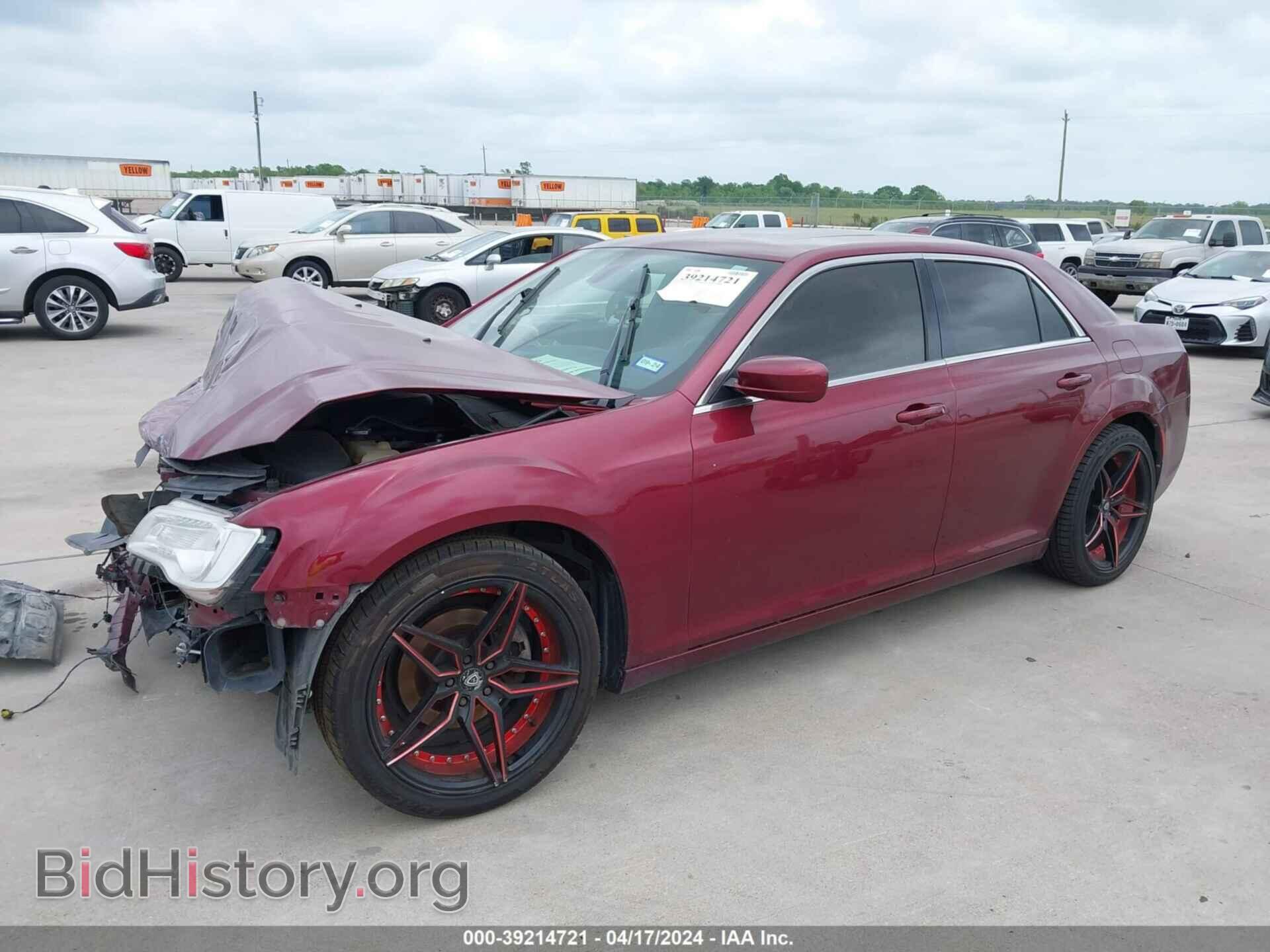 2016 CHRYSLER 300 - VIN: 2C3CCAAG2GH273859 - Фото 2