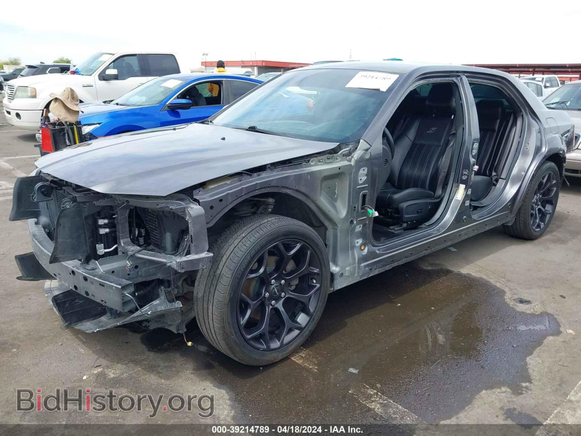 2019 CHRYSLER 300 - VIN: 2C3CCABG3KH682816 - Фото 2
