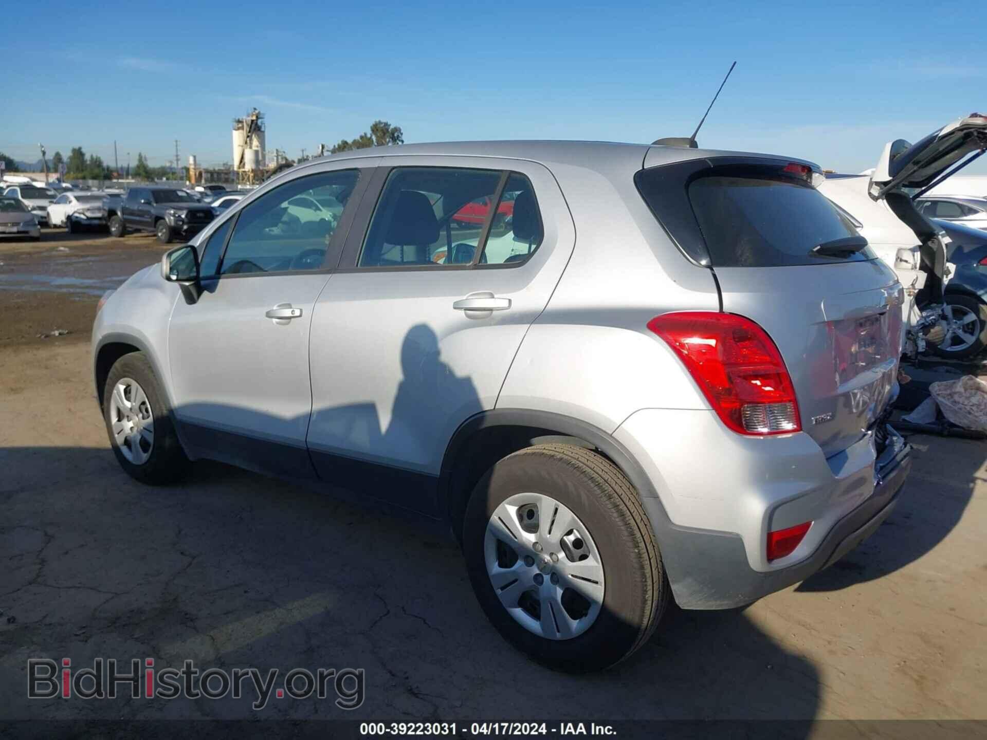 2017 CHEVROLET TRAX - VIN: 3GNCJKSB2HL158947 - Фото 3