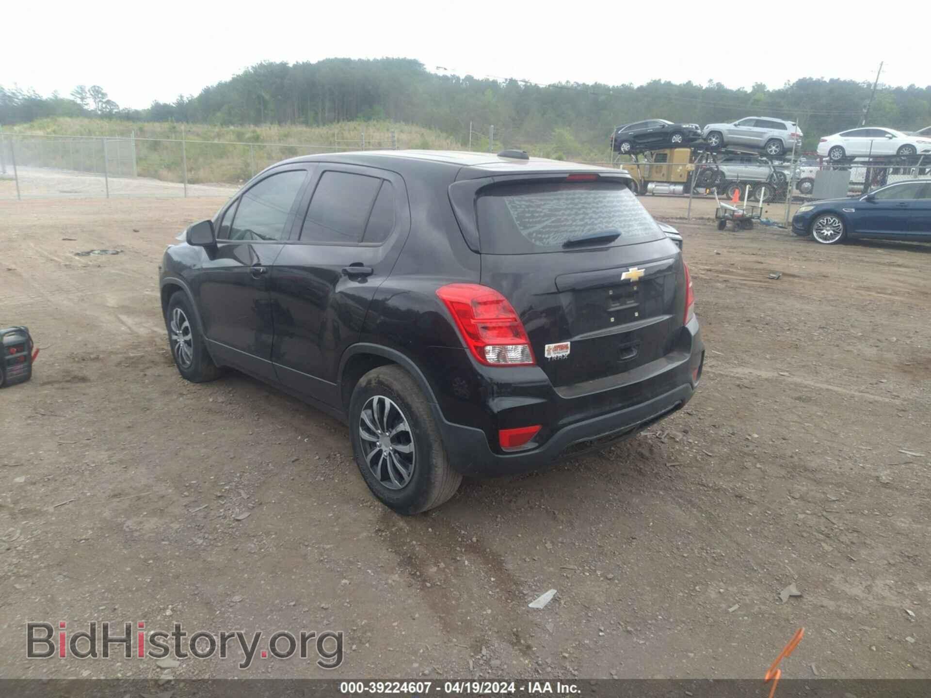 2018 CHEVROLET TRAX - VIN: 3GNCJKSB2JL185572 - Фото 3