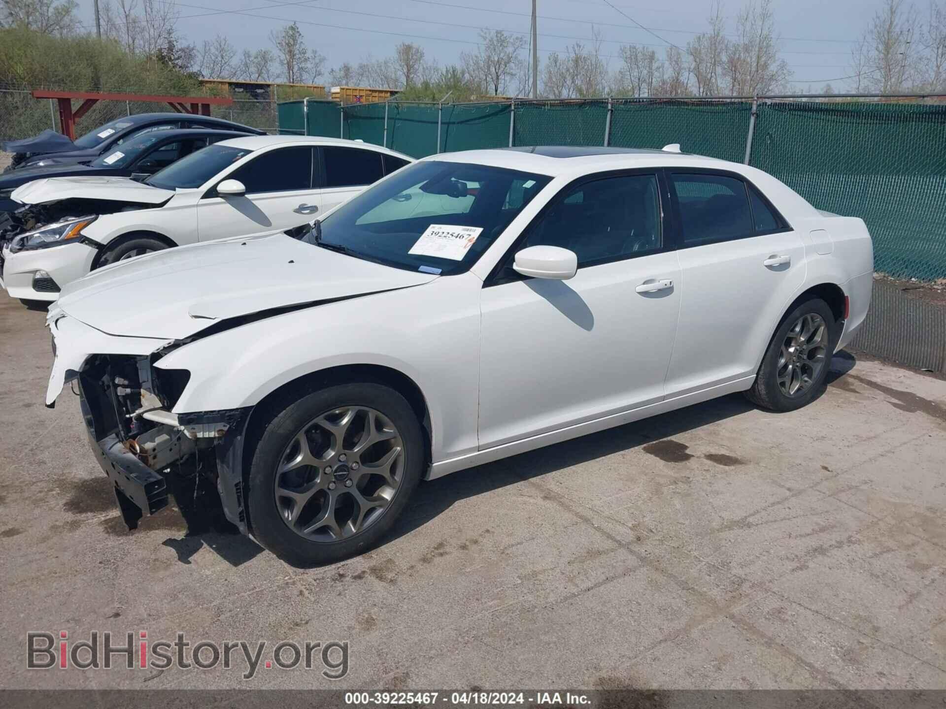 2016 CHRYSLER 300 - VIN: 2C3CCAGG3GH167900 - Фото 2