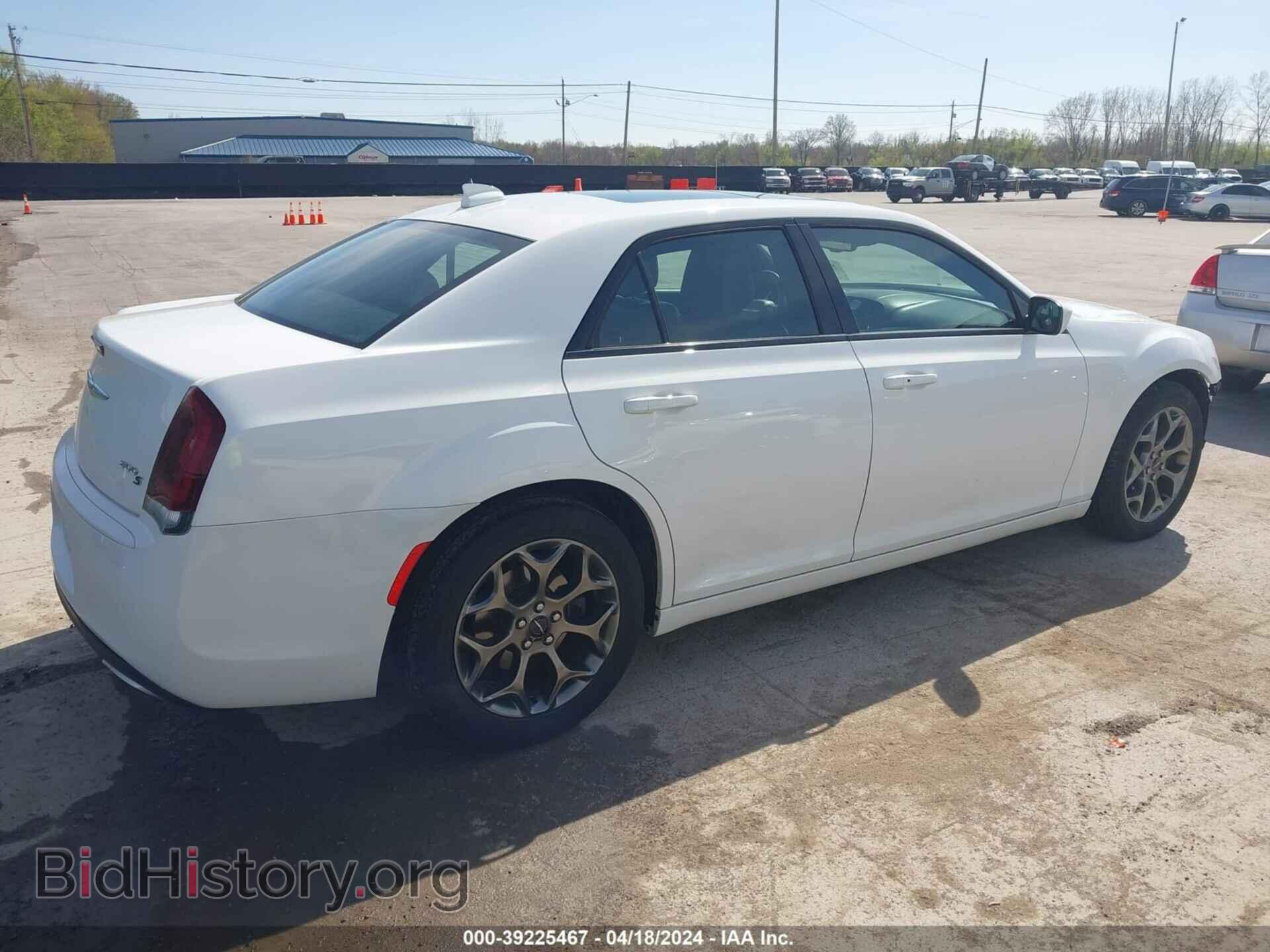2016 CHRYSLER 300 - VIN: 2C3CCAGG3GH167900 - Фото 4