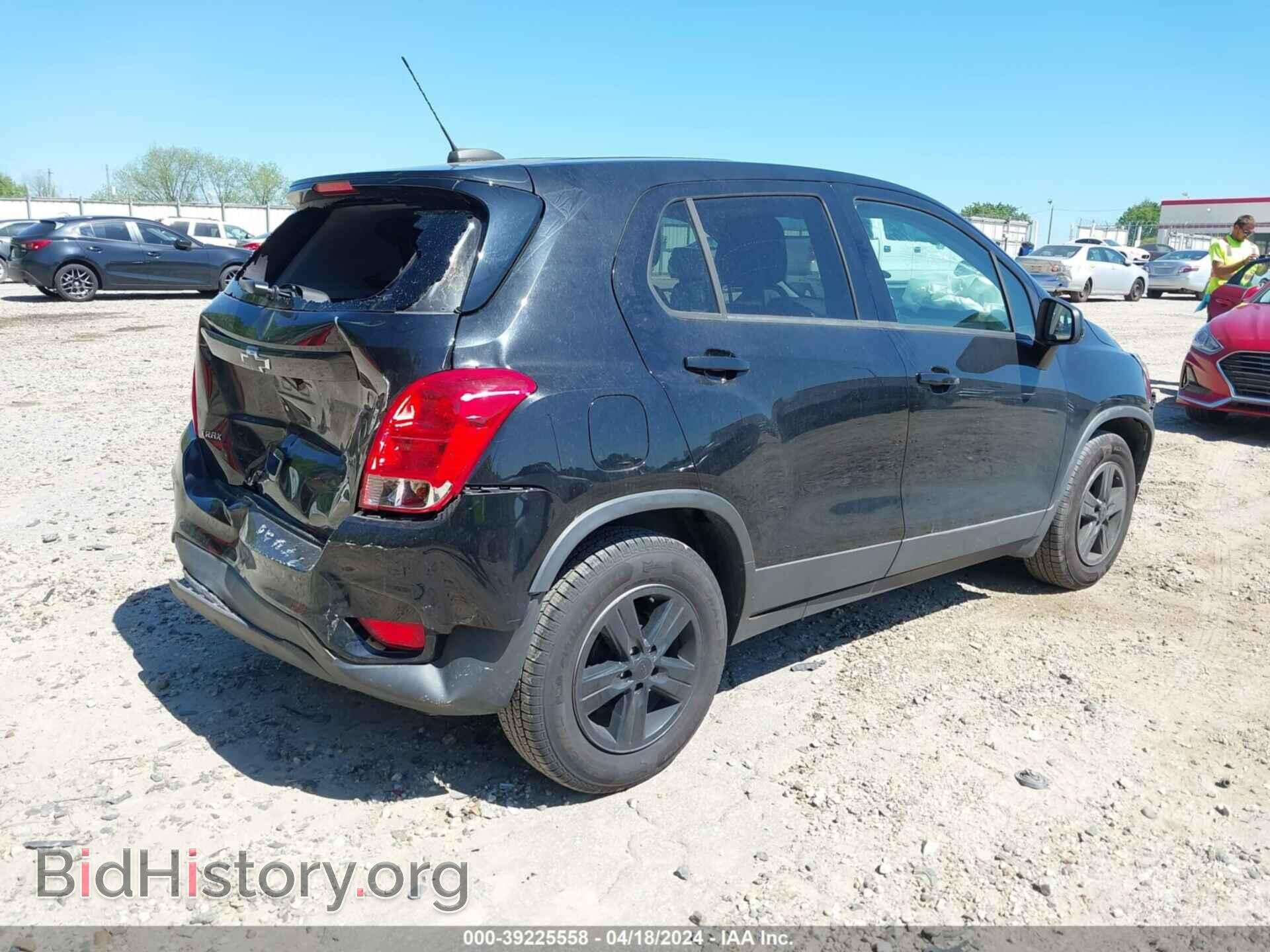2019 CHEVROLET TRAX - VIN: 3GNCJKSB3KL378587 - Photo 4