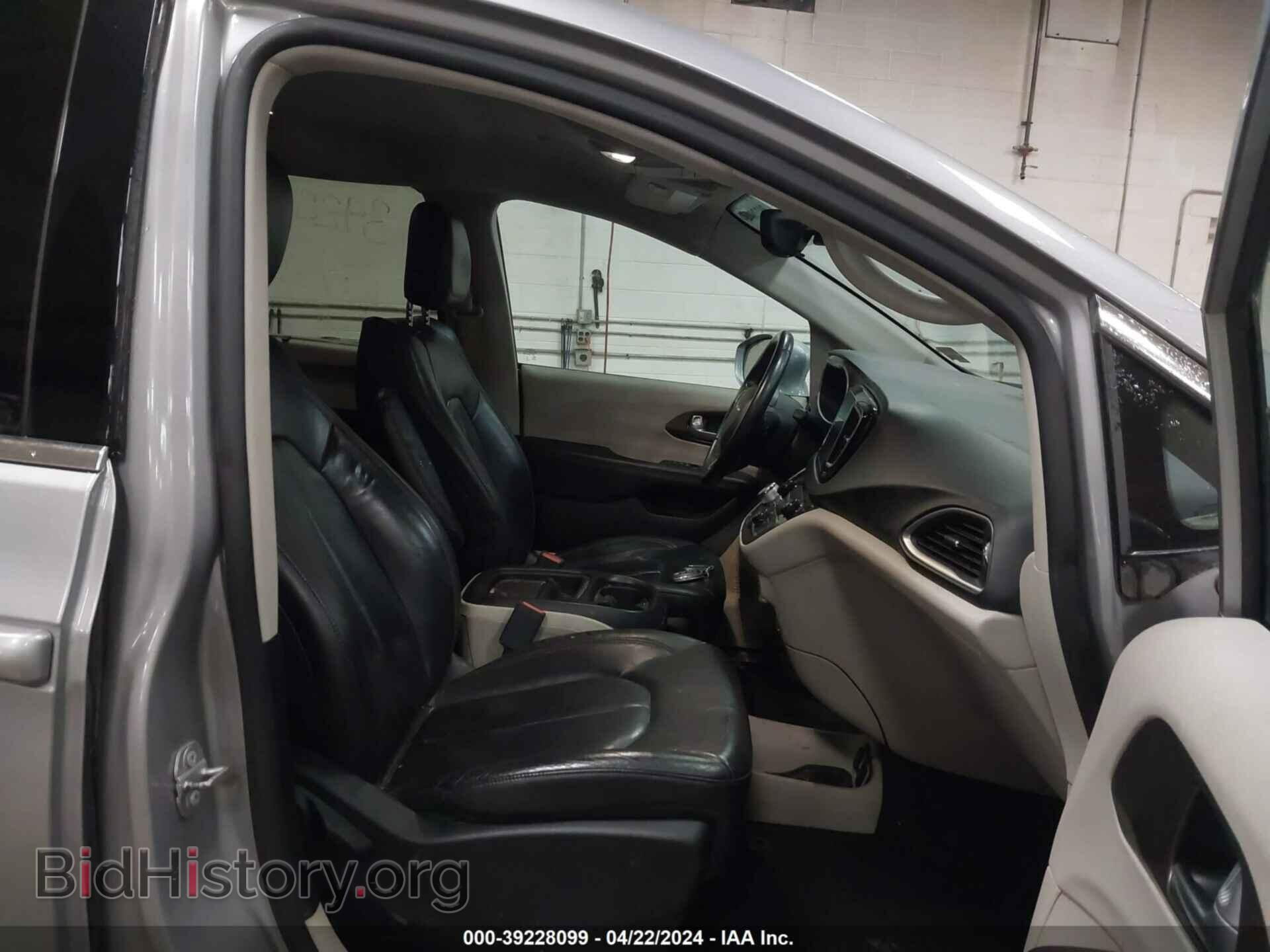 2017 CHRYSLER PACIFICA - VIN: 2C4RC1BG9HR543721 - Photo 5