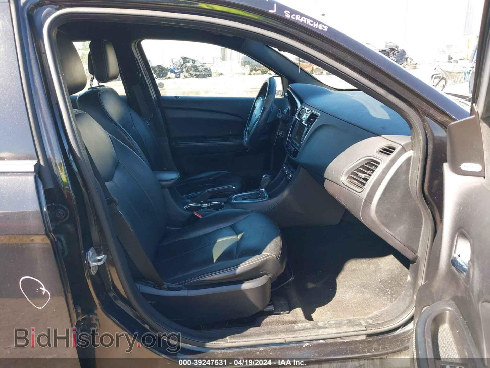 2011 CHRYSLER 200 - VIN: 1C3BC2FG8BN518528 - Фото 5