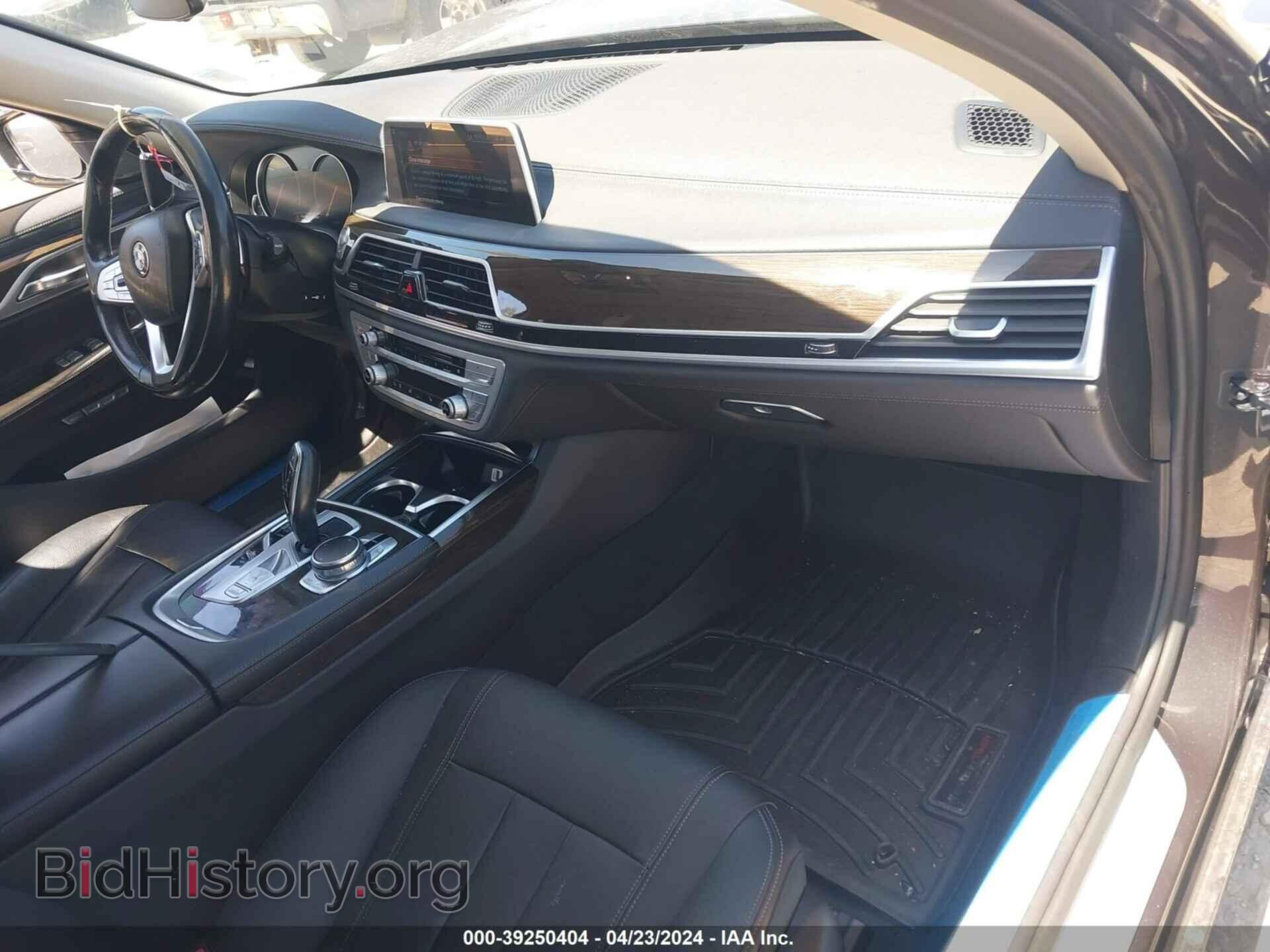 2017 BMW 740I - VIN: WBA7E4C31HGV23363 - Фото 5