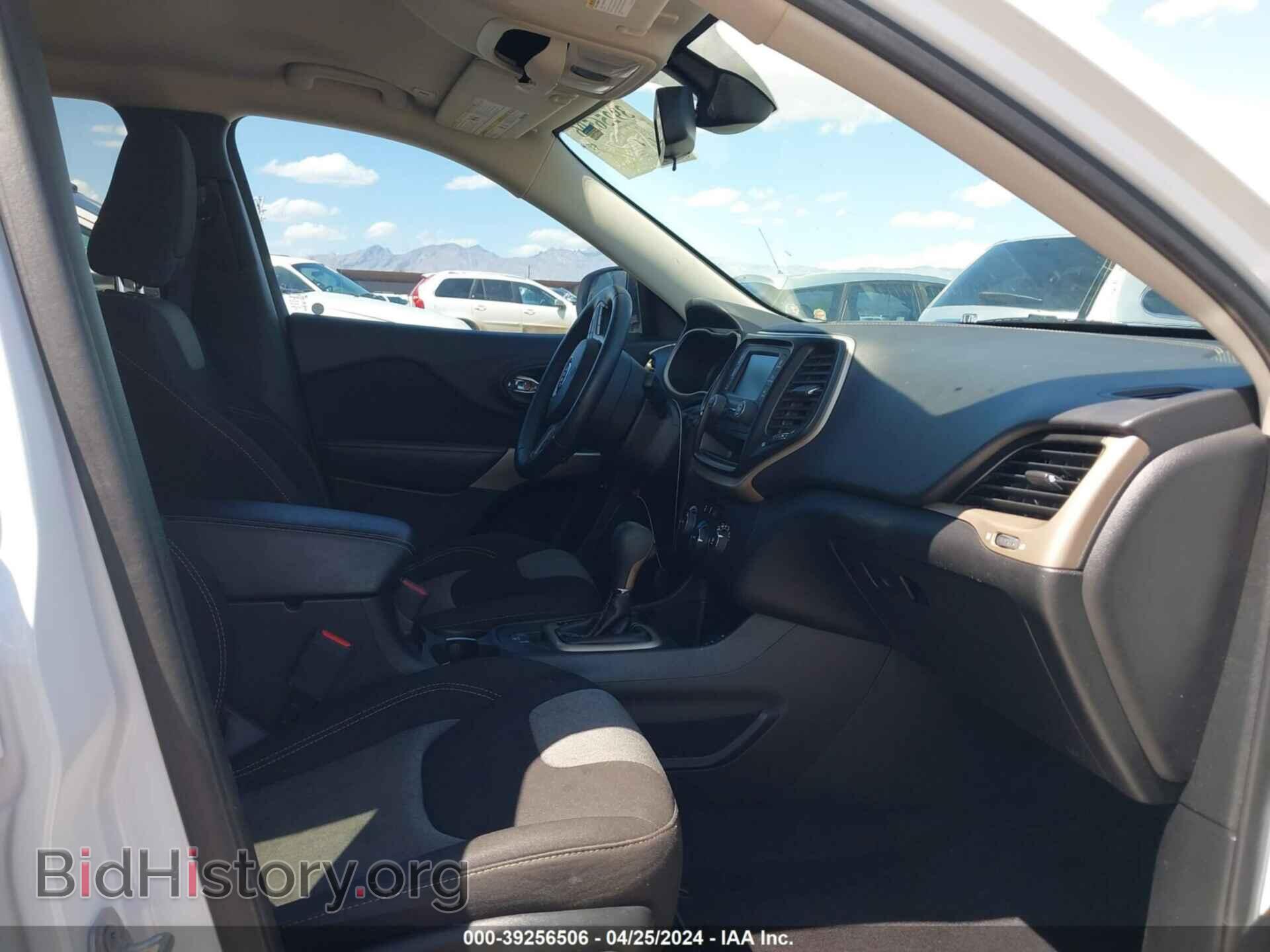 2018 JEEP CHEROKEE - VIN: 1C4PJLCB0JD574232 - Фото 5