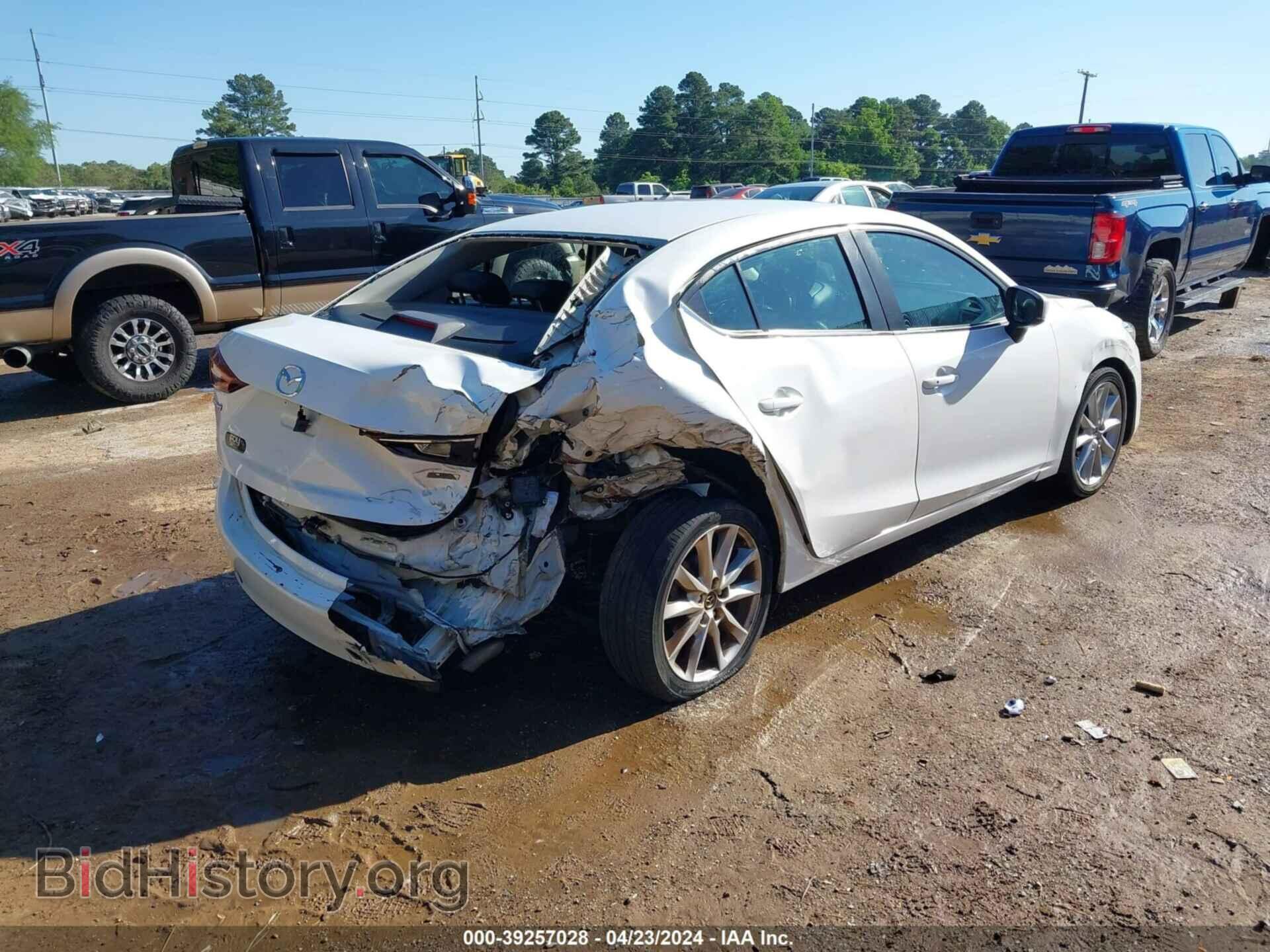 2017 MAZDA MAZDA3 - VIN: 3MZBN1V76HM135768 - Фото 4