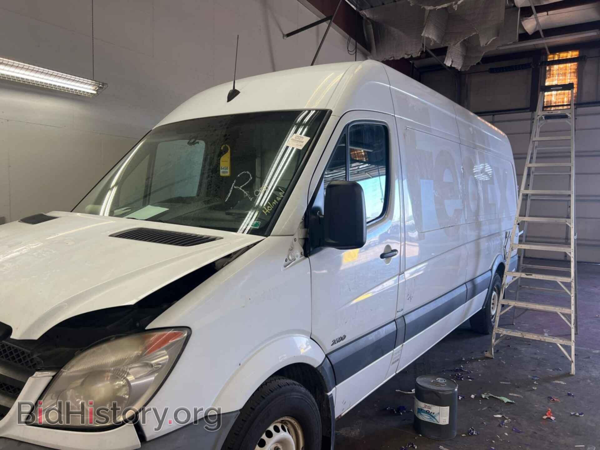 2011 MERCEDES-BENZ SPRINTER - VIN: WD3PE8CB0B5573587 - Фото 2