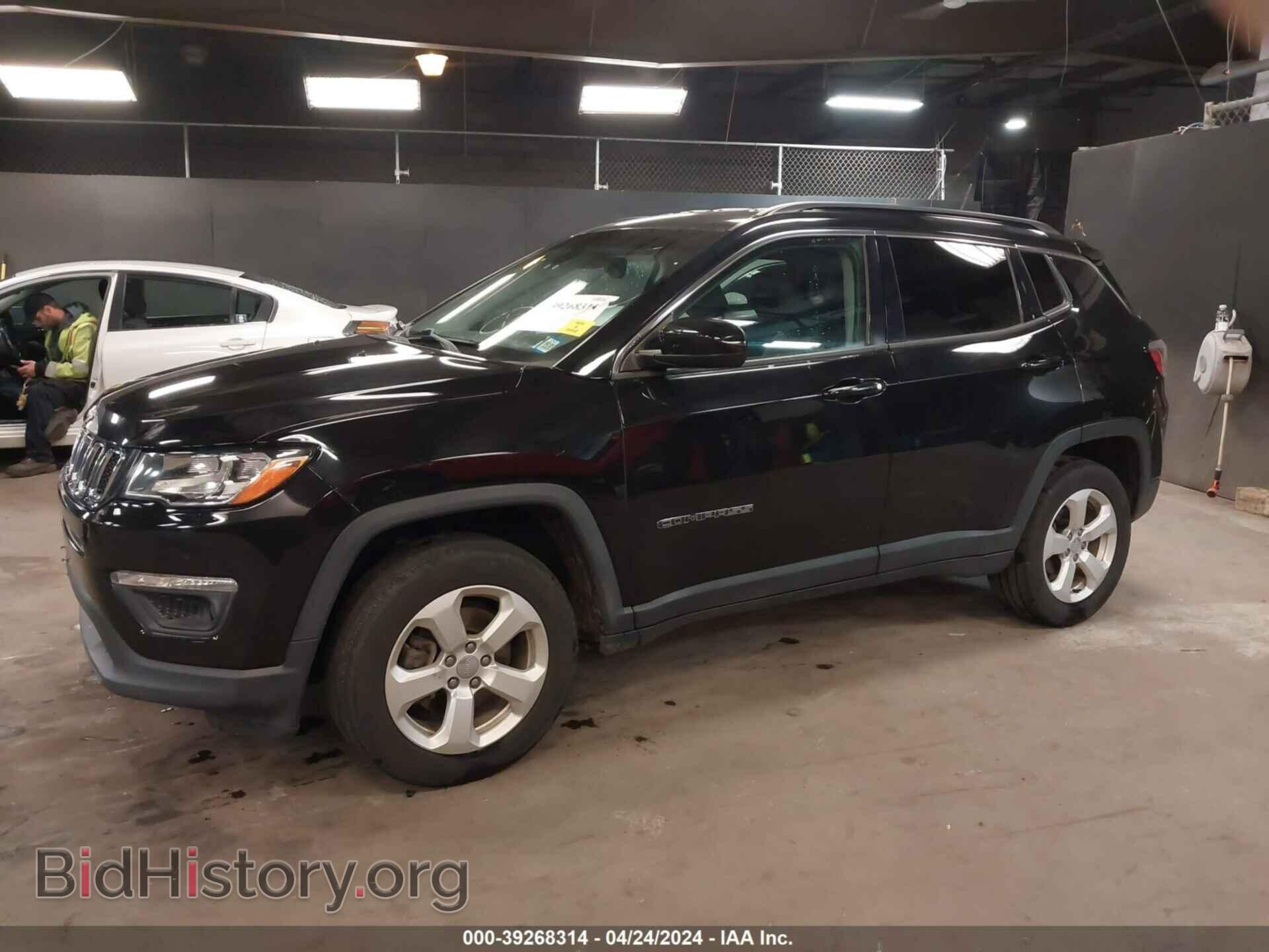 2018 JEEP COMPASS - VIN: 3C4NJDBB7JT282425 - Фото 2
