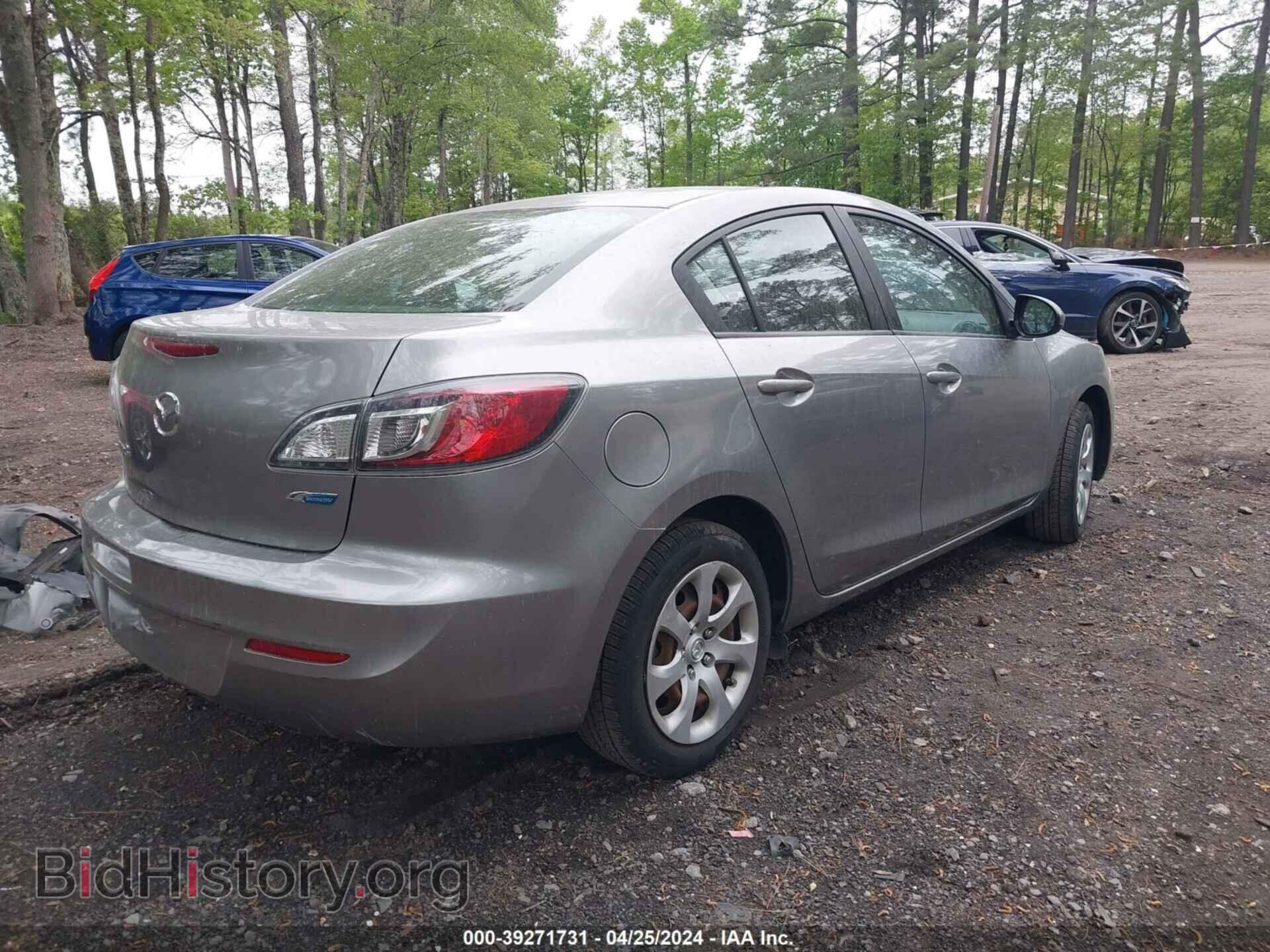 2013 MAZDA MAZDA3 - VIN: JM1BL1UP2D1737911 - Фото 4