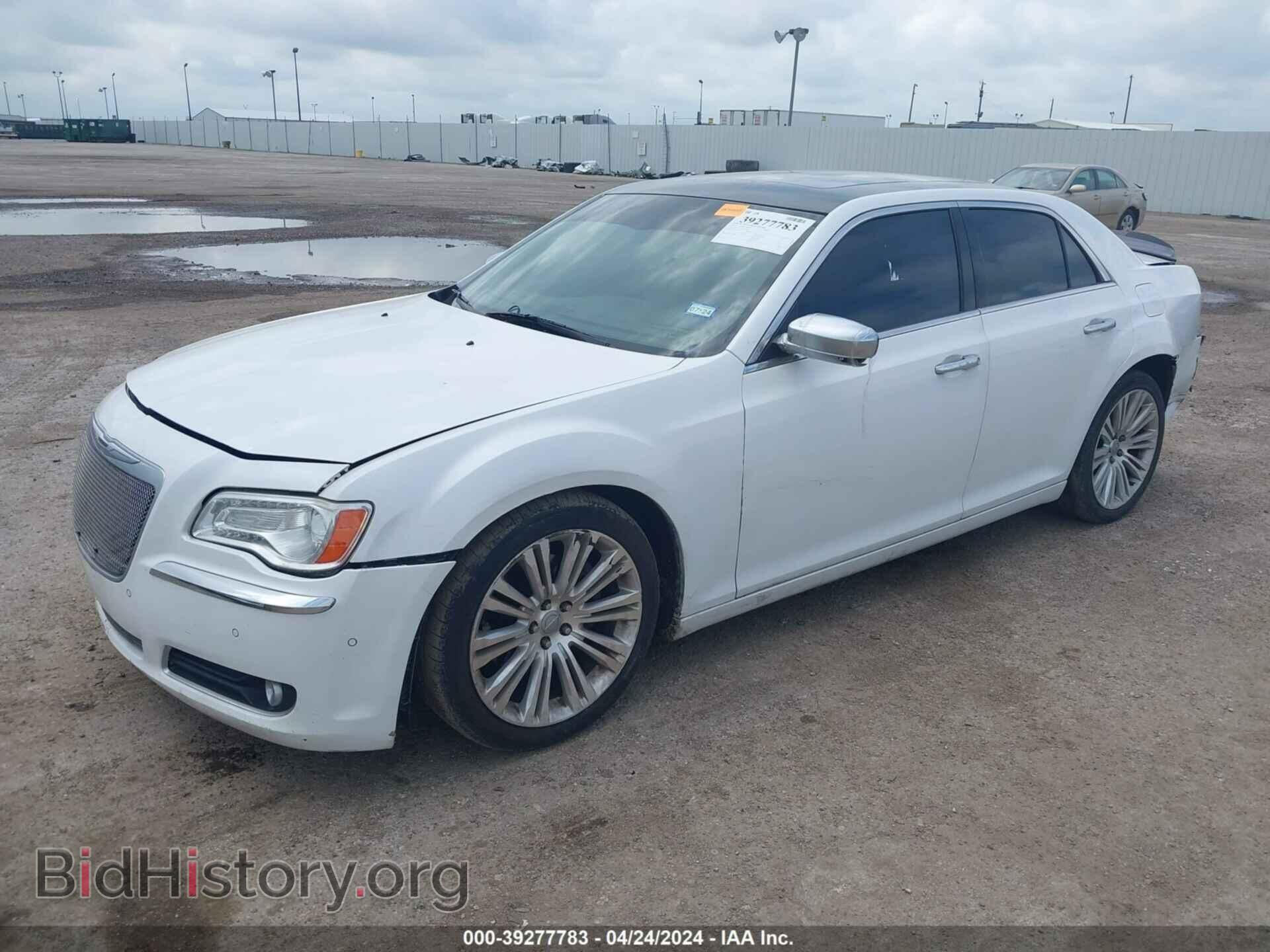 2013 CHRYSLER 300C - VIN: 2C3CCAPT0DH573013 - Фото 2