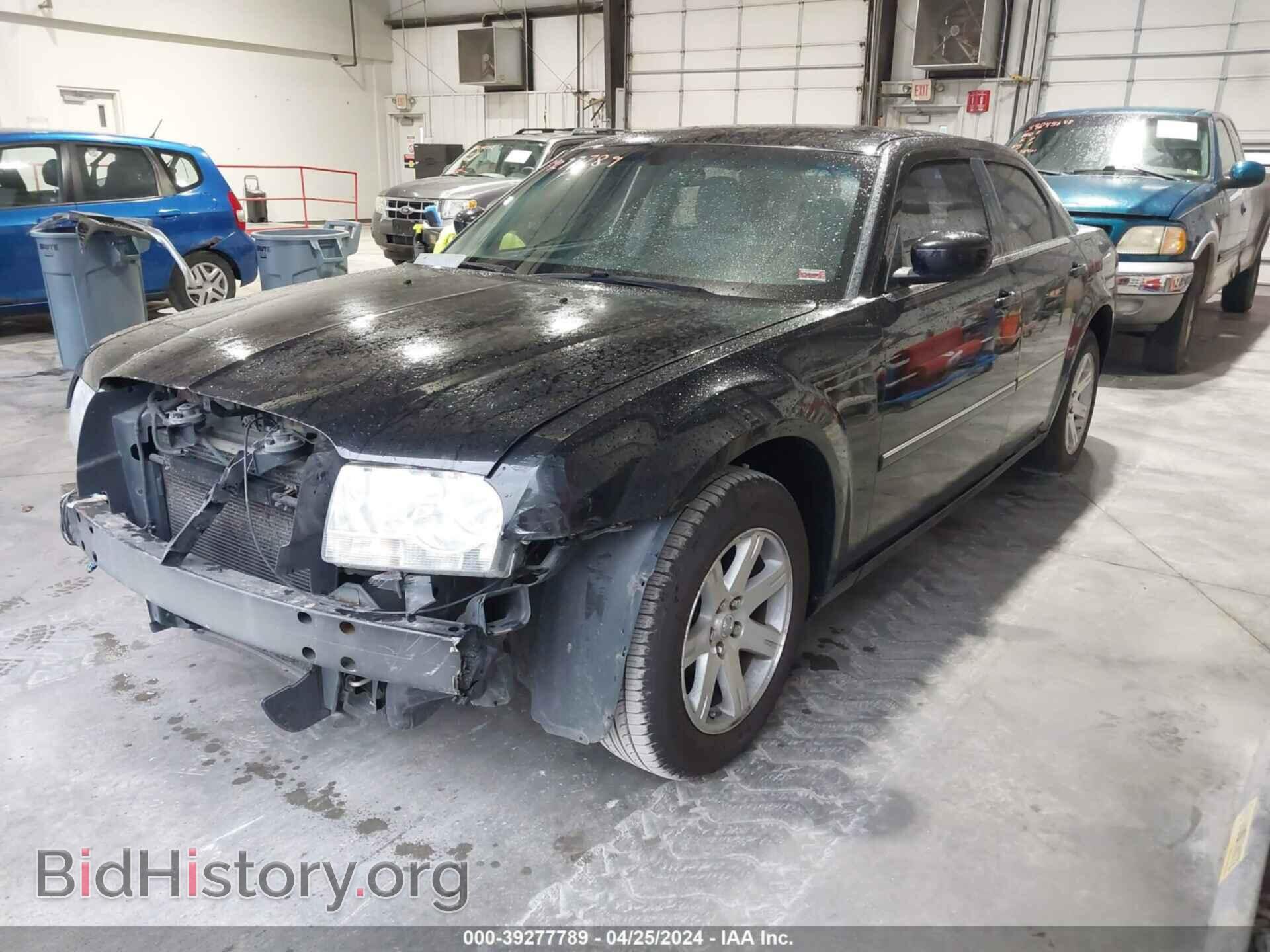 2007 CHRYSLER 300 - VIN: 2C3KA53G07H877013 - Фото 2