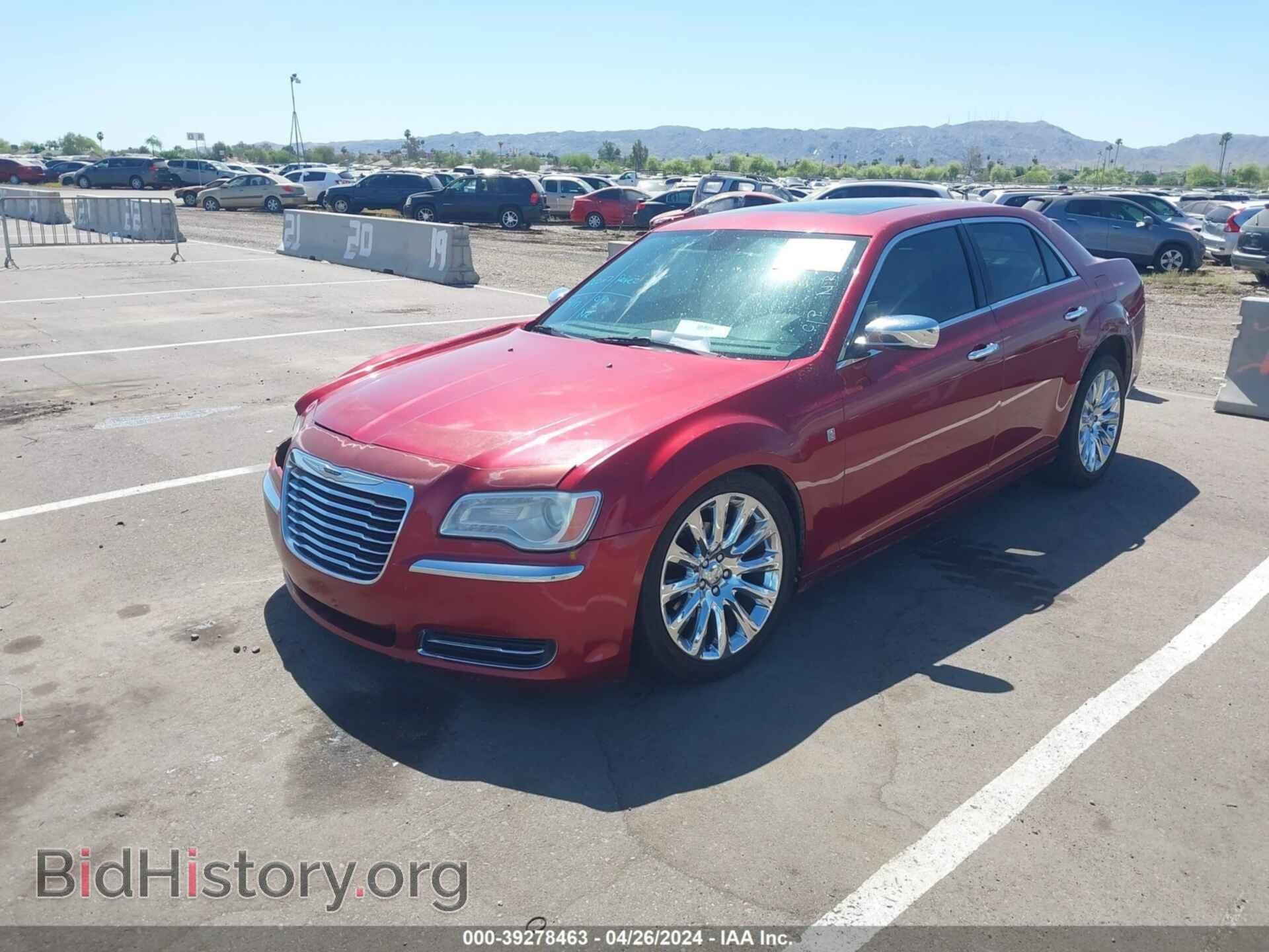 2013 CHRYSLER 300 - VIN: 2C3CCAAG5DH739943 - Фото 2